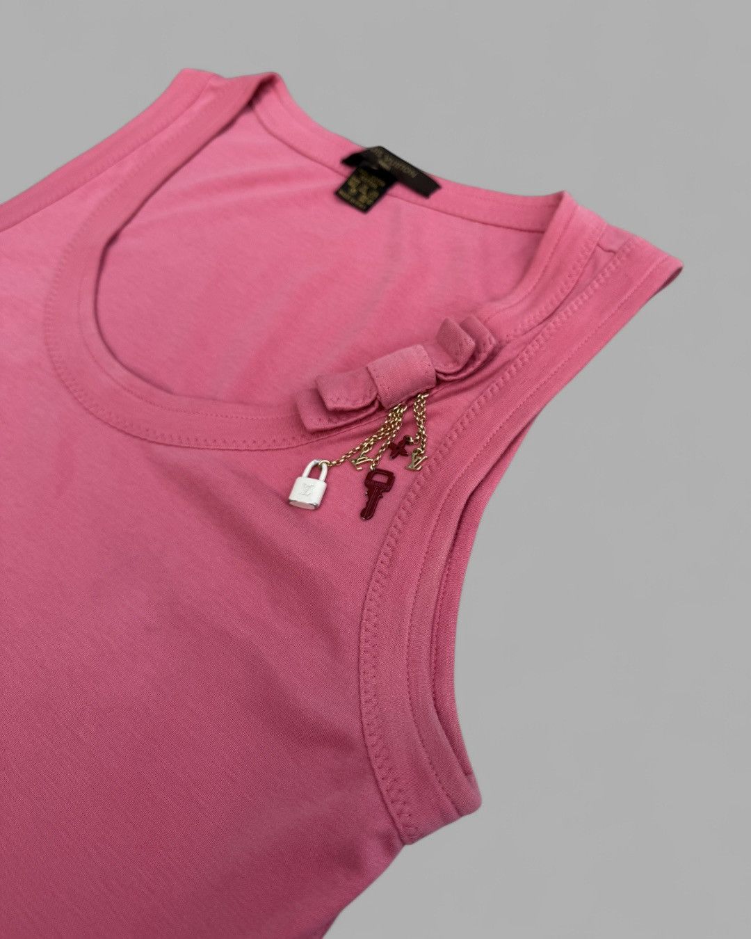 Louis Vuitton 2000's Louis Vuitton LV Padlock Chains Tank Top T Shirt Size L / US 10 / IT 46 - 10 Thumbnail