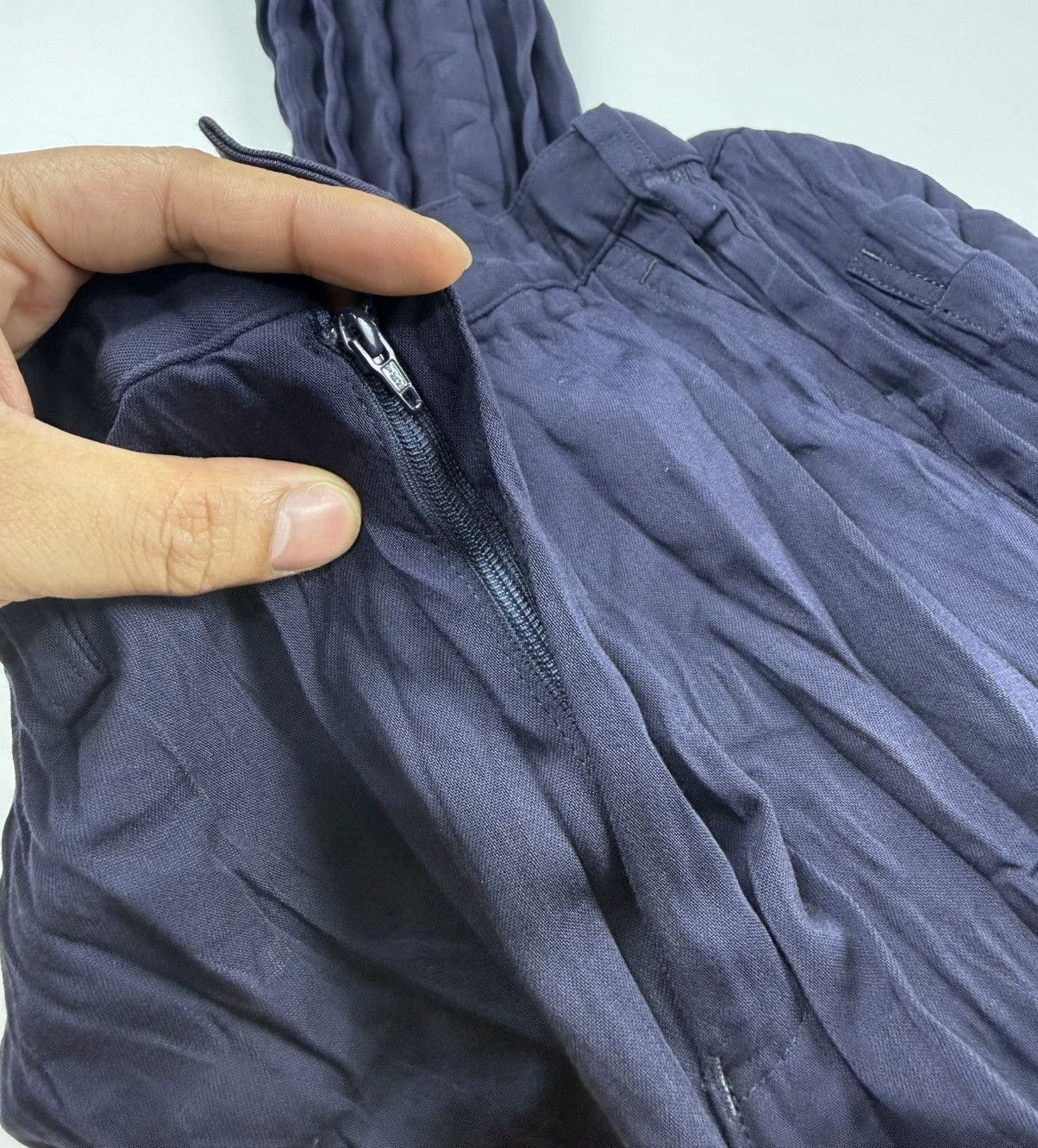 Issey Miyake Issey Miyake Men Pleated Pants Size US 32 / EU 48 - 6 Thumbnail