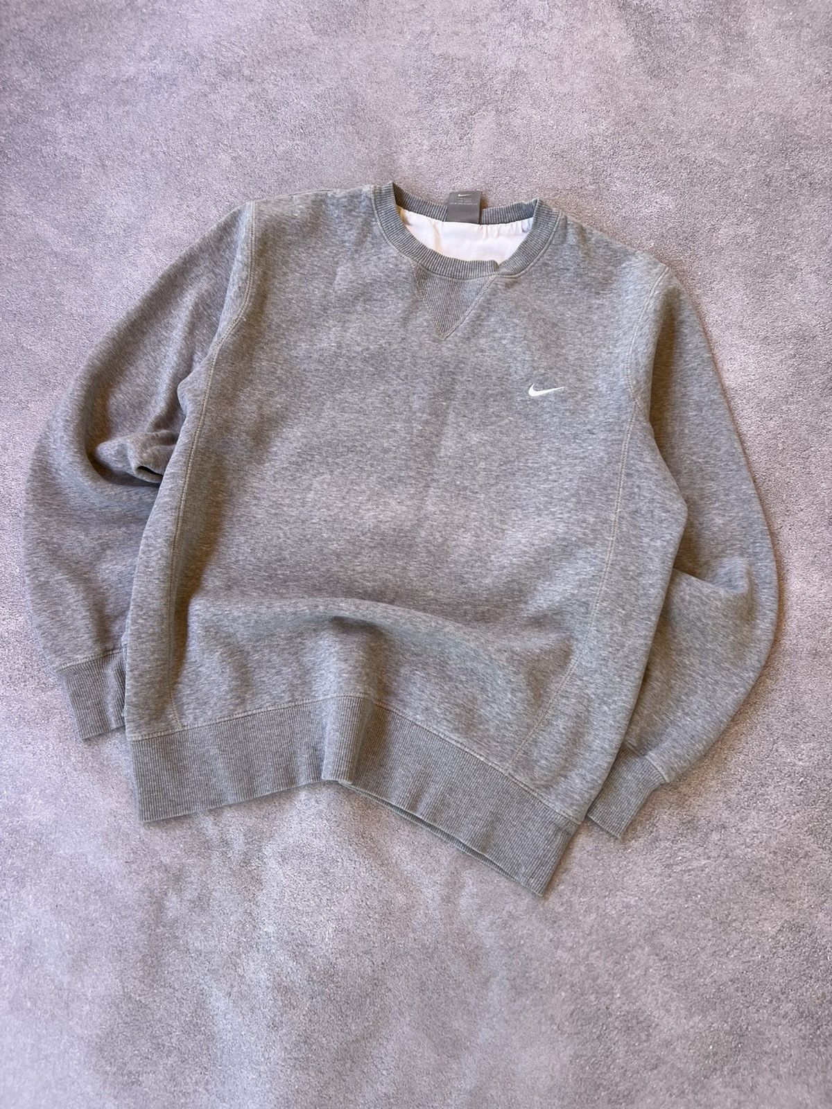 Nike Vintage Nike Gray Basic Sweatshirt Size US S / EU 44-46 / 1 - 2 Thumbnail