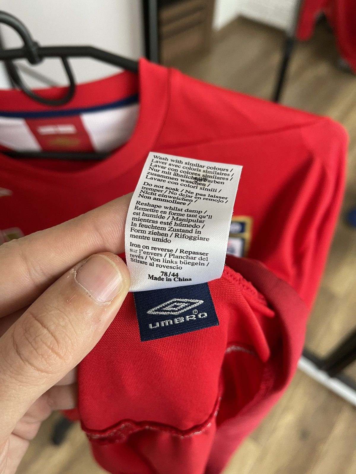 Umbro 2006/2008 Umbro England Gerrard Vintage Soccer Jersey Shirt Size US XL / EU 56 / 4 - 14 Thumbnail