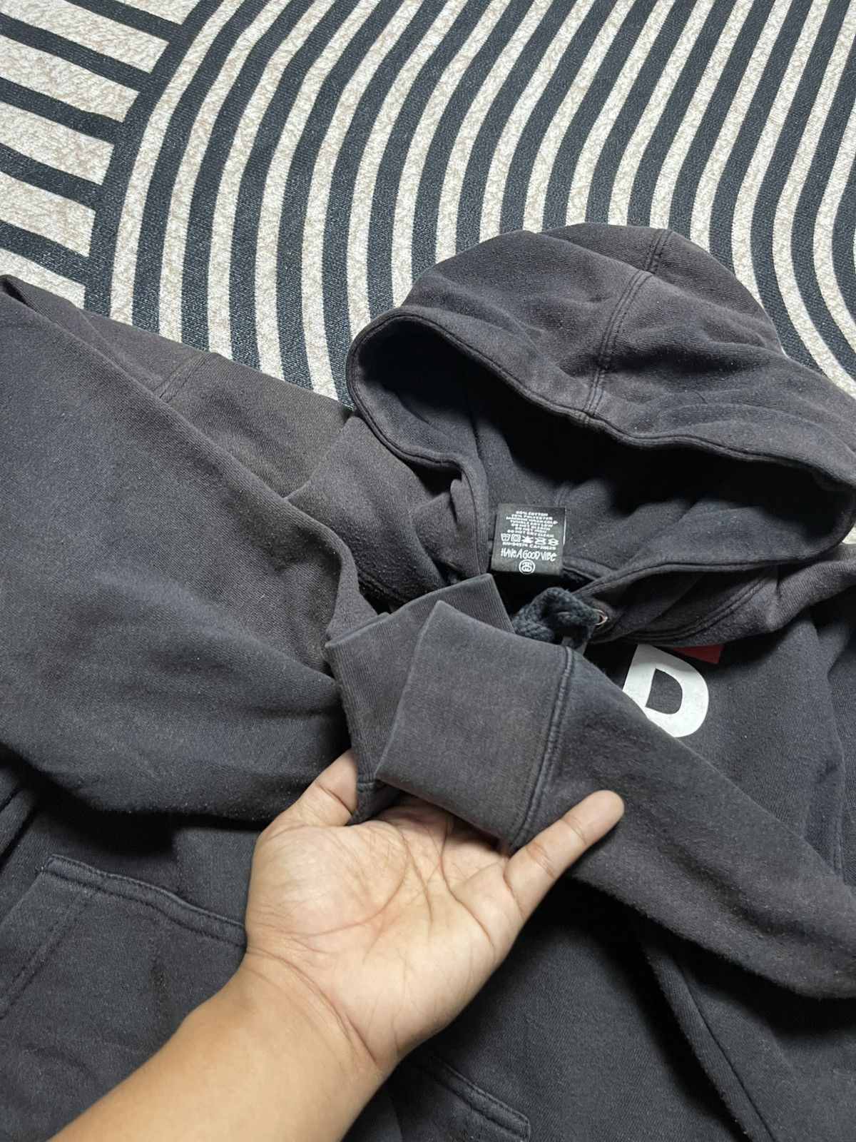 Stussy VINTAGE STUSSY “KNOWLEDGE IS KING”WORLDWIDE SUN FADED HOODIE Size US S / EU 44-46 / 1 - 12 Thumbnail