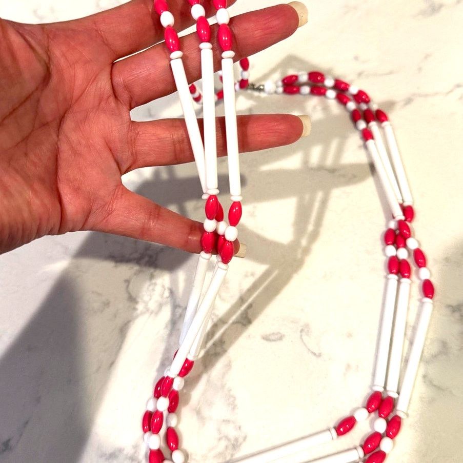 Other Vintage plastic beaded pink white 3 strand native necklace Size ONE SIZE - 4 Thumbnail