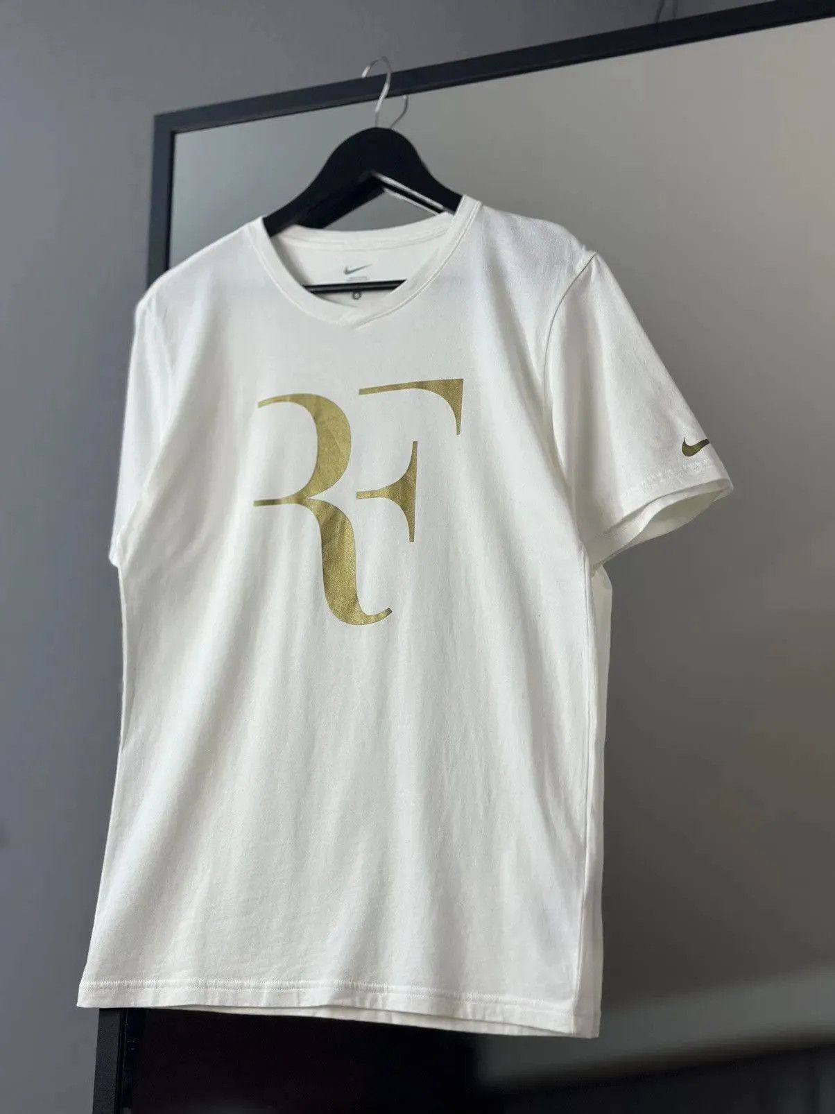 Vintage Vintage Roger Federer Nike RF tennis soccer tee T-shirt Size US S / EU 44-46 / 1 - 3 Thumbnail