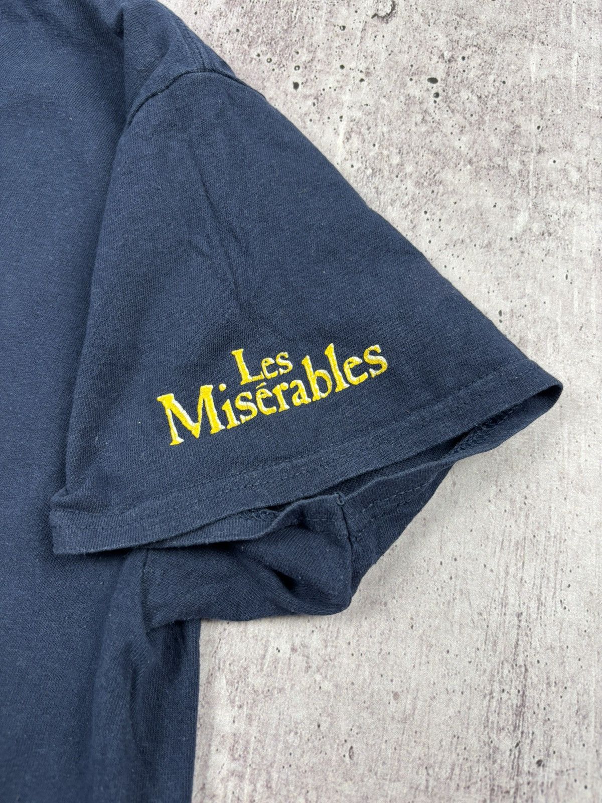 Other Les Miserables big logo vintage t shirt size L Size US L / EU 52-54 / 3 - 2 Thumbnail