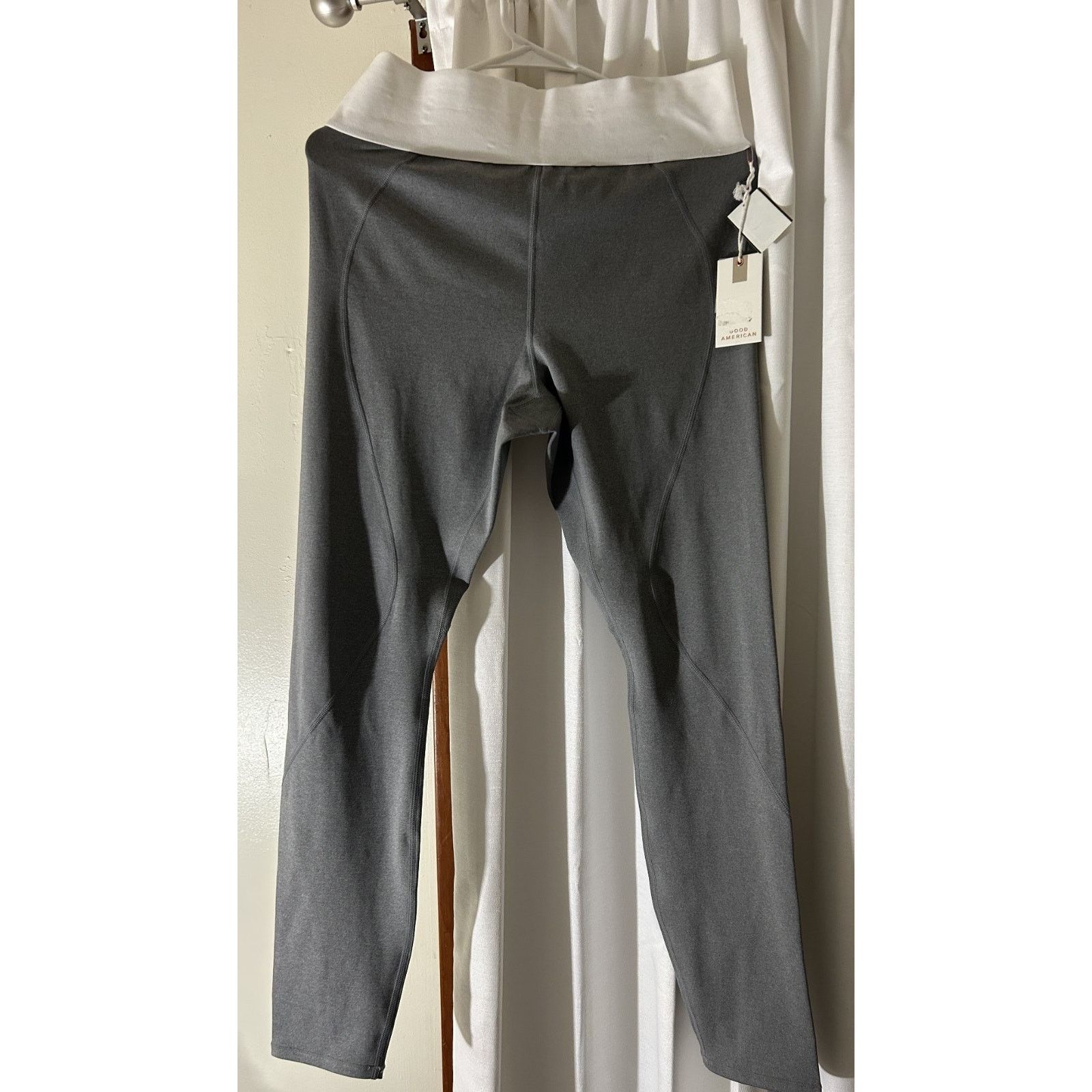 Good American NWT-Women s Gray Good American Leggings Athleisure-Size 4 Size 27" / US 4 / IT 40 - 1 Thumbnail