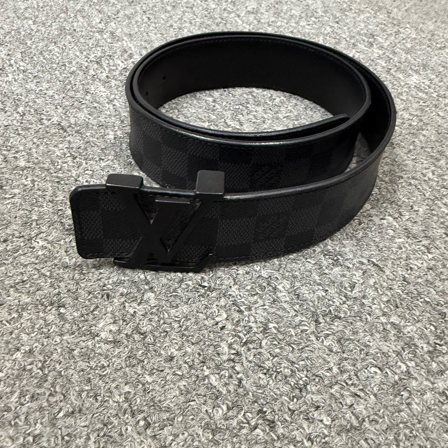 Louis Vuitton Louis Vuitton Damier Black Belt 90 Size ONE SIZE - 1 Thumbnail