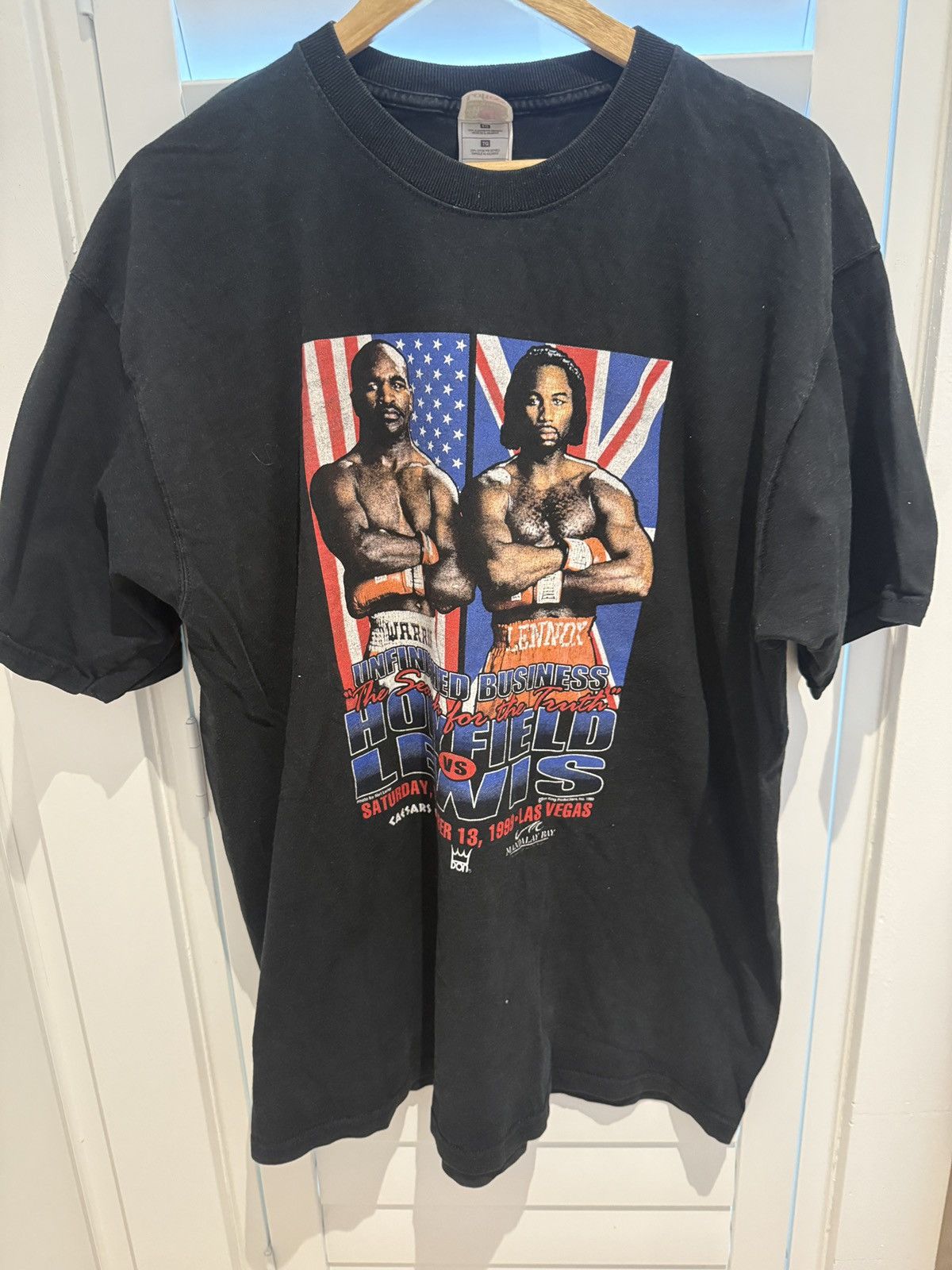 Other Vintage Evander Holyfield vs Lennox lewis Fight t shirt Size US XL / EU 56 / 4 - 1 Thumbnail