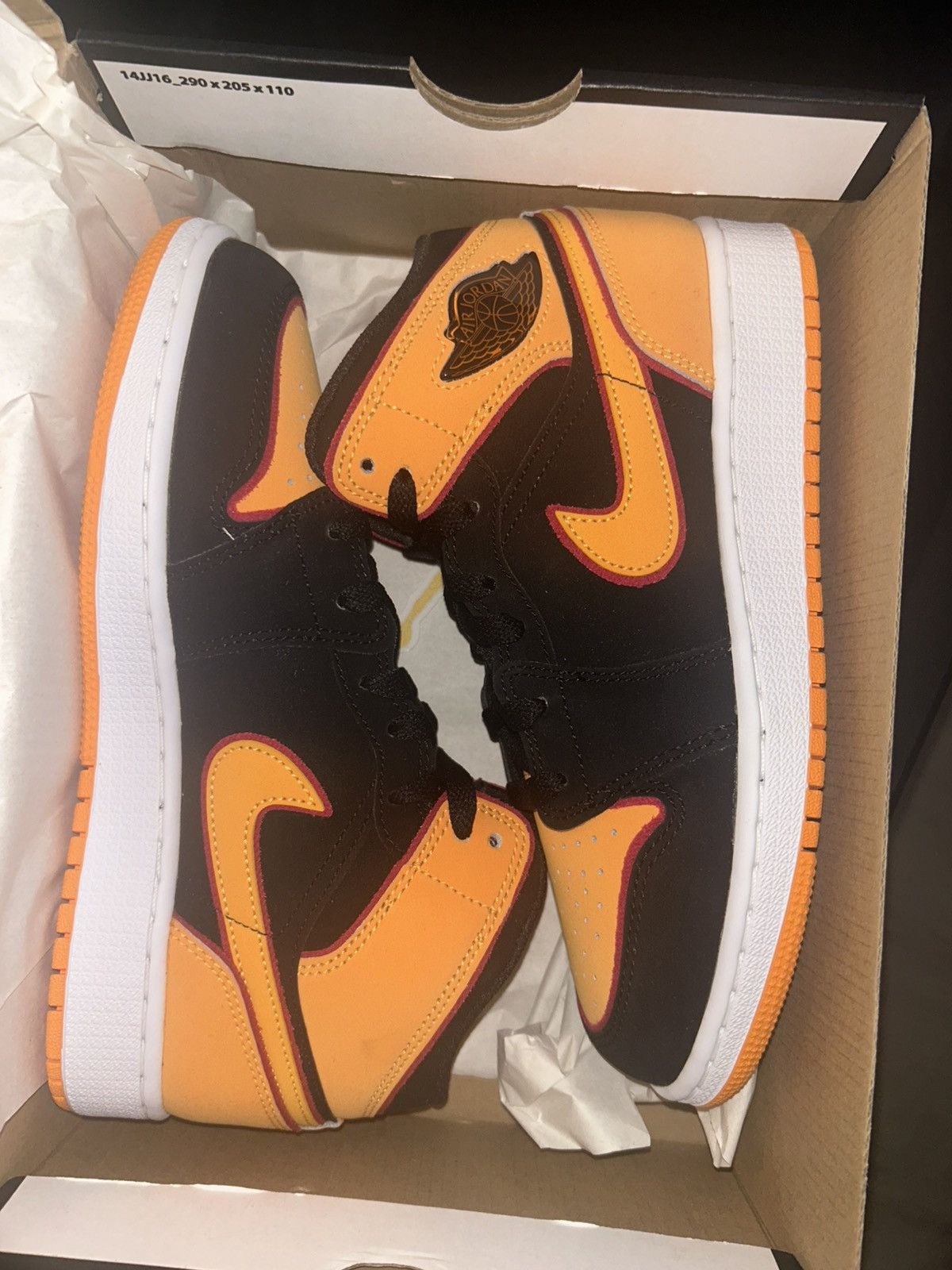 Jordan Brand Jordan 1 Mid Black & Orange Size 5.5 Size US 5.5 / EU 38 - 2 Thumbnail