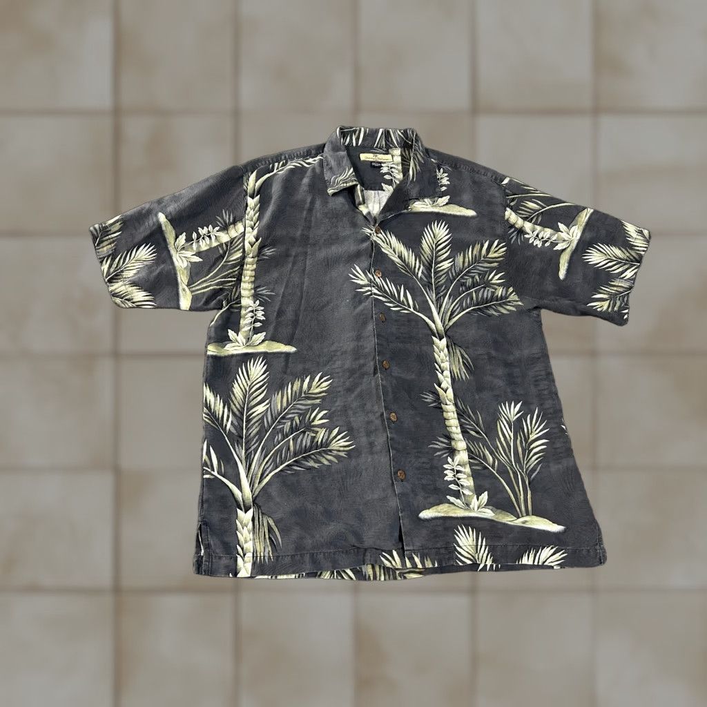 Tommy Bahama Tommy Bahama Button-Up Shirt Mens Large Charcoal Gray Palm Print Silk Hawaiian Floral Short Sleeve Button-Front Size US L / EU 52-54 / 3 - 1 Thumbnail