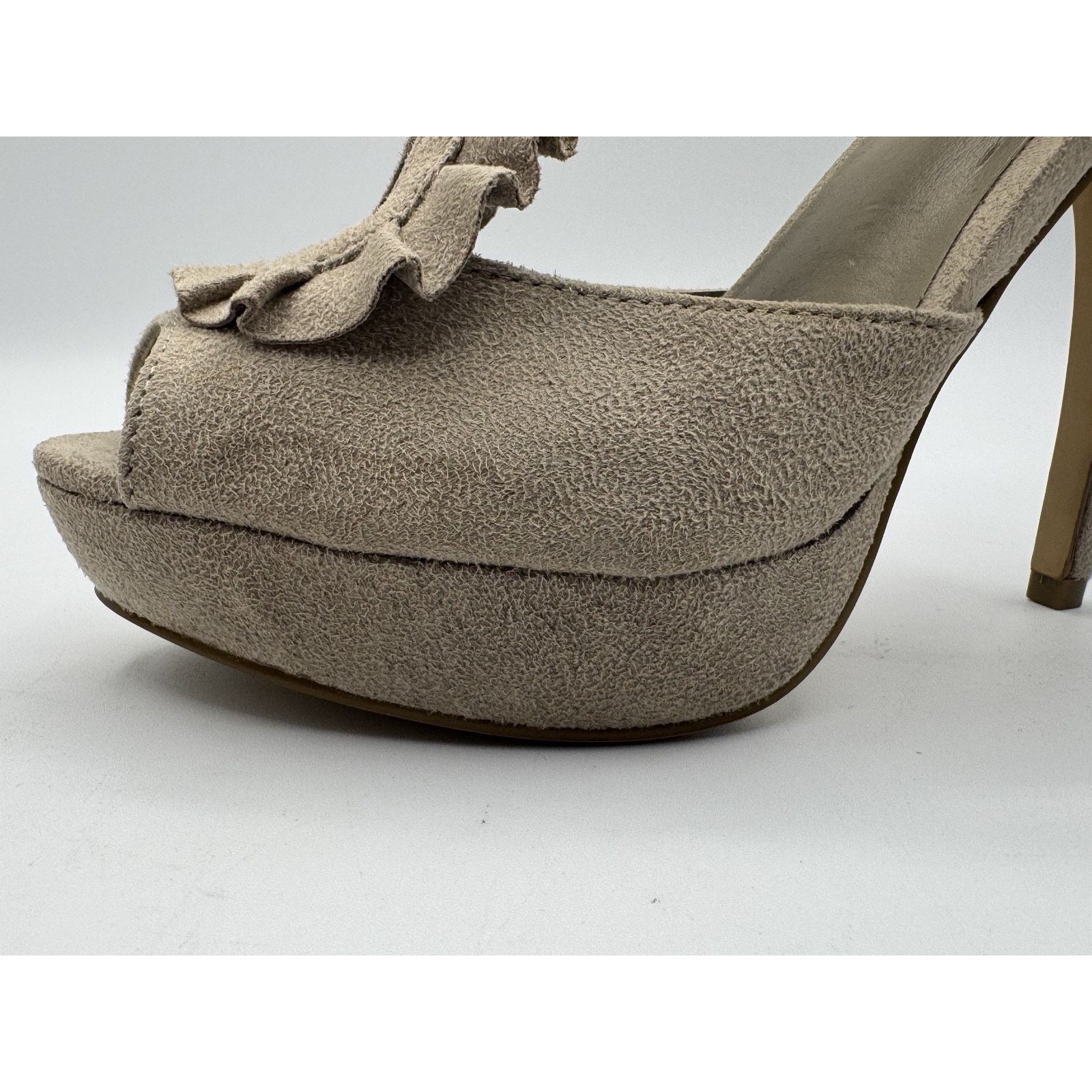 Other Elle Woman's Ruffled Dress Heels Elenchanttan Size 6.5 Size US 6.5 / IT 36.5 - 7 Thumbnail