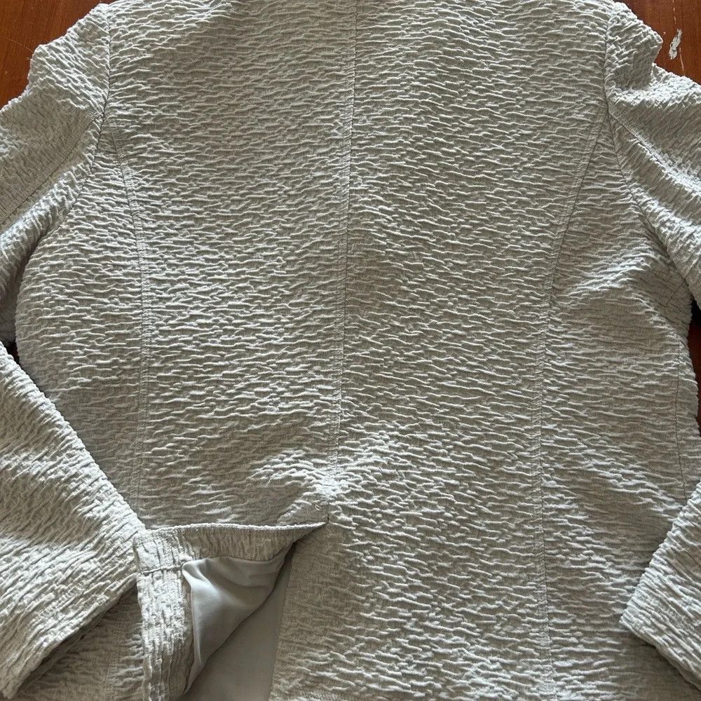Eileen Fisher Eileen Fisher Cream Textured Three-Button Blazer Size L / US 10 / IT 46 - 3 Thumbnail
