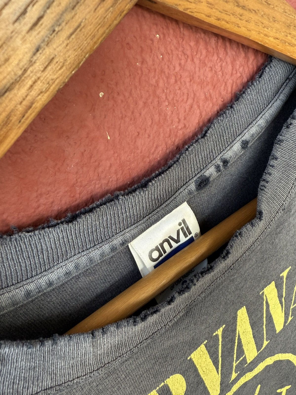 Band Tees Vintage Grunge Trash Y2K Sunfaded Nirvana Smiley 2003©️ Size US S / EU 44-46 / 1 - 8 Thumbnail