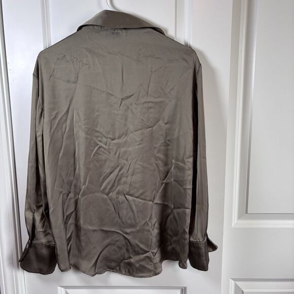 Zara ZARA OFF GREEN SATIN V-NECK SHIRT LONG SLEEVE BUTTON M Size M / US 6-8 / IT 42-44 - 2 Thumbnail