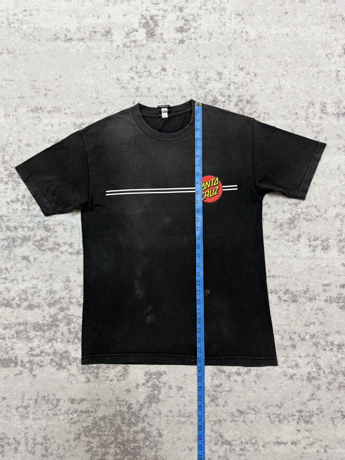 Santa Cruz Skateboards Vintage Santa Cruz Skateboards Sun faded Backhit logo Tshirt Size US M / EU 48-50 / 2 - 17 Thumbnail