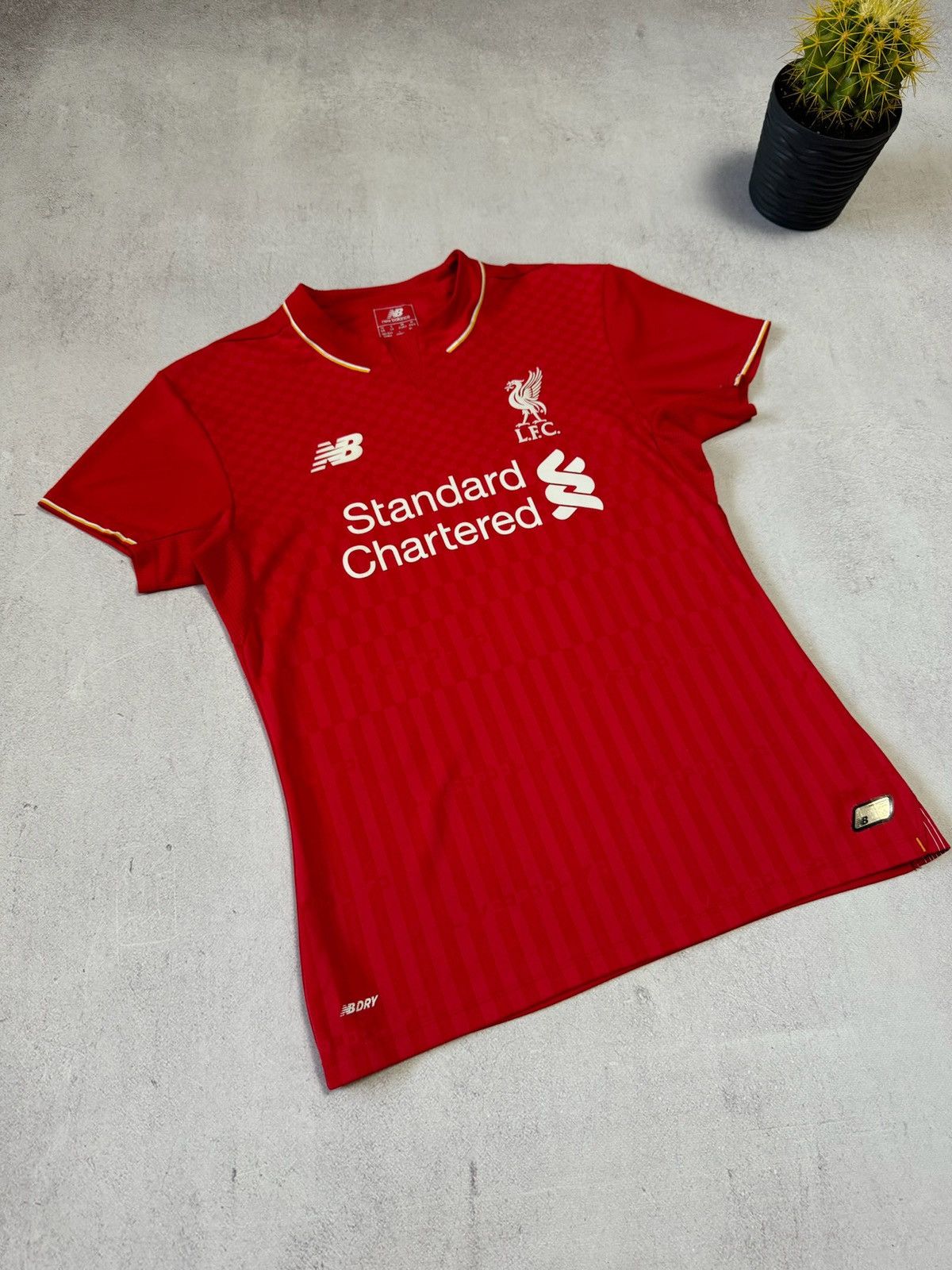 New Balance New Balance Liverpool Jersey Football Shirt 2015/2016 Womens Size US M / EU 48-50 / 2 - 2 Thumbnail