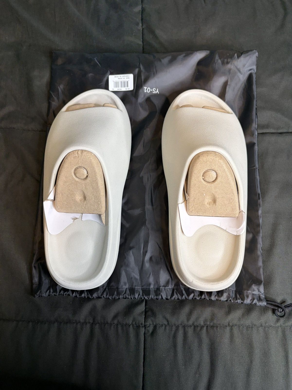 Yeezy YS-01 “Cream” Slide