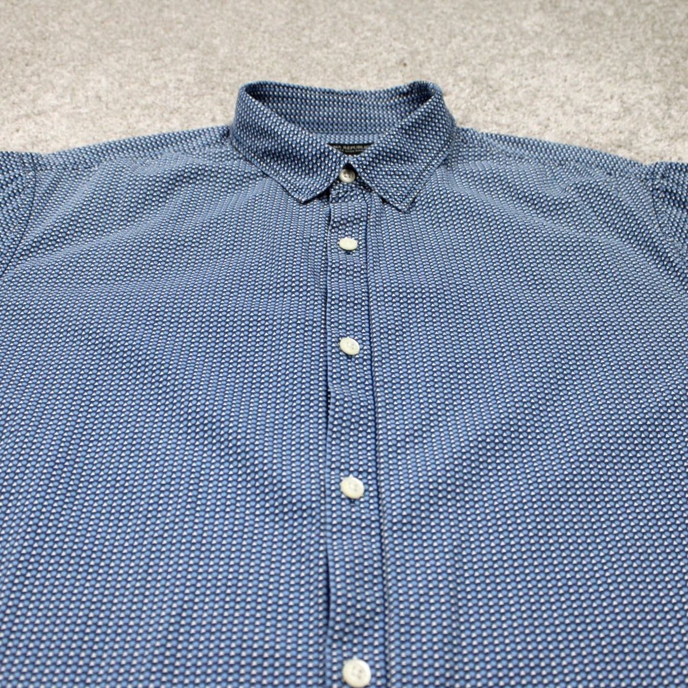 Banana Republic Banana Republic Mens Large Blue Custom 078 Wash Camden Fit Short Sleeve Size US L / EU 52-54 / 3 - 4 Thumbnail