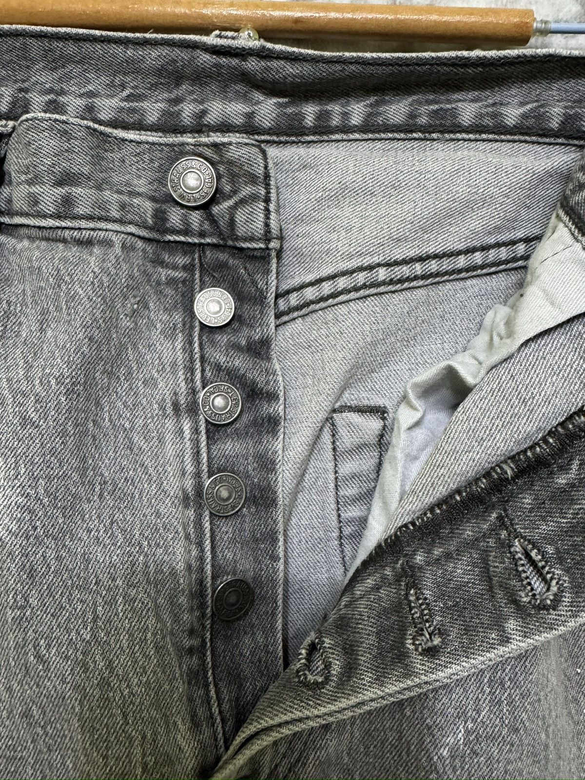 Levi's Vintage Levi’s 501 Gray Washed Paint Splatter Denim Jeans Size US 34 / EU 50 - 9 Thumbnail