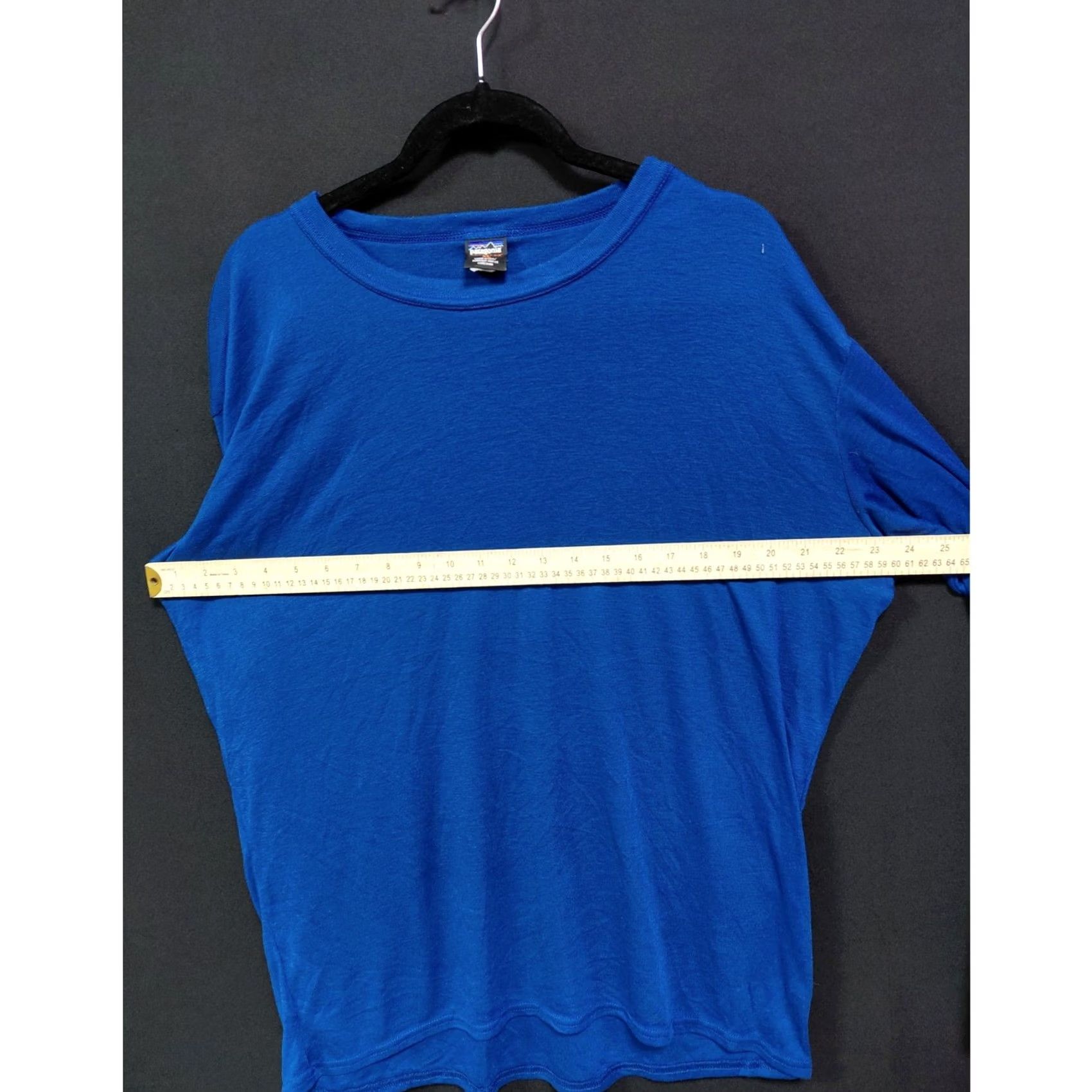 Patagonia Patagonia Capilene Blue Long Sleeve Top Solid Knit Men Size XL Size US XL / EU 56 / 4 - 4 Thumbnail