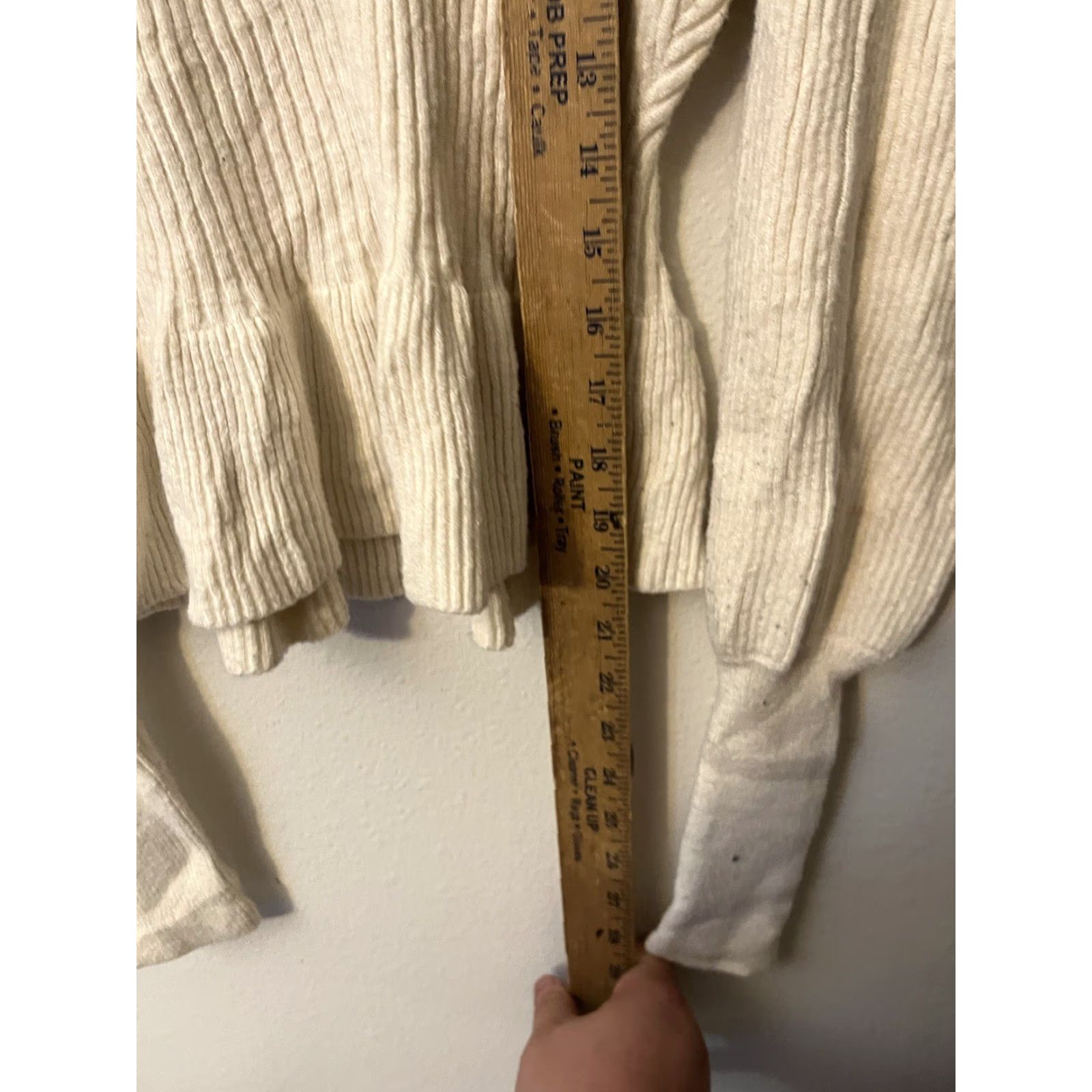 Express EXPRESS Ribbed Crew Neck Puff Sleeve Peplum Sweater -SWAN - Size XS Cream Women Sweater Puff Sleeve XS Cream Express Cardigan Vintage? Size XS / US 0-2 / IT 36-38 - 4 Thumbnail