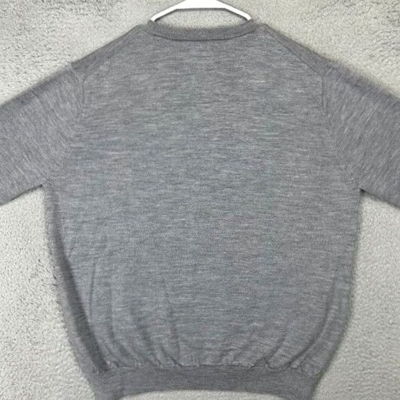 UNTUCKit UNTUCKit Merino Wool V-Neck Sweater Pullover Adult XL Grey Knit Mens Long Sleeve Tight-Knit Solid Breathable Vintage? No Size US XL / EU 56 / 4 - 3 Thumbnail