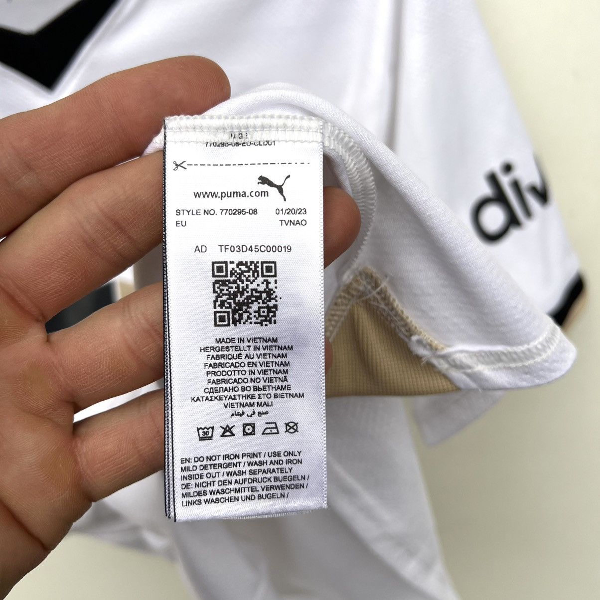 Puma Puma Valencia 2023-2024 Home soccer jersey football Shirt Size US M / EU 48-50 / 2 - 8 Thumbnail