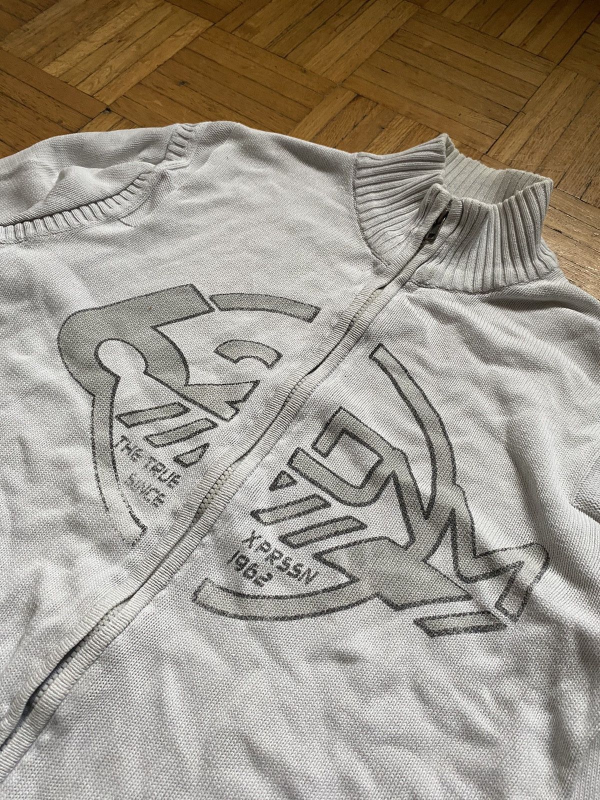 image of Avant Garde x Vintage Diesel Style Y2K Printed Zip Sweater in White, Men's (Size Large)