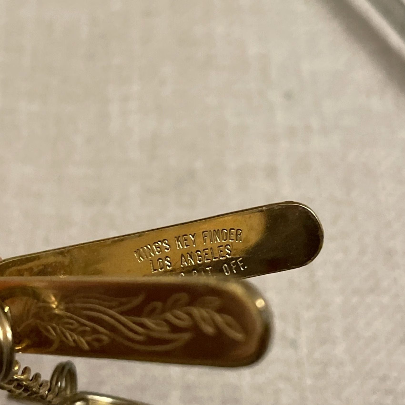 Vintage VINTAGE King's Key Finder Filigree Gold Tone Pink Crystal Los Angeles Purse Clip Size ONE SIZE - 6 Thumbnail