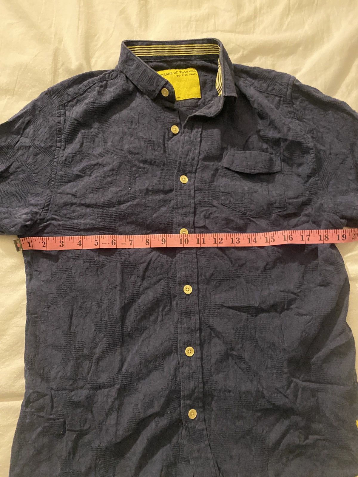 Descendant of Thieves Descendant of Thieves Short Sleeve Blue Button Up Size US S / EU 44-46 / 1 - 7 Thumbnail