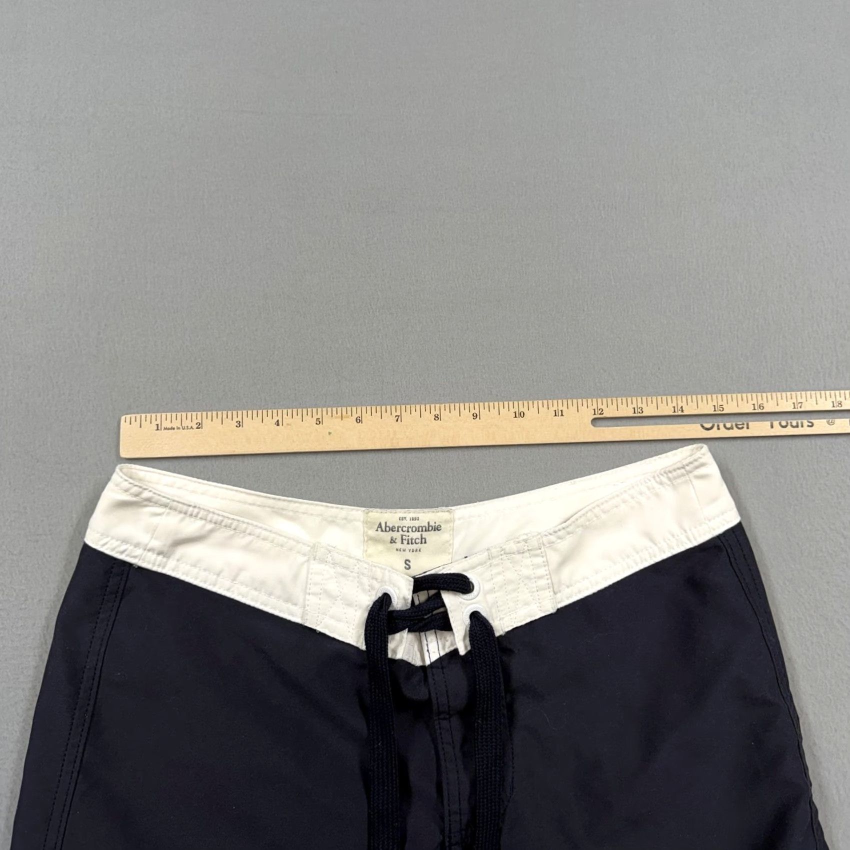 Abercrombie & Fitch Abercrombie & Fitch Shorts Mens Small Navy Board Shorts Drawstring Back Pocket Colorblock Beach Summer Mens S Navy Board Shorts Size US 29 - 6 Thumbnail