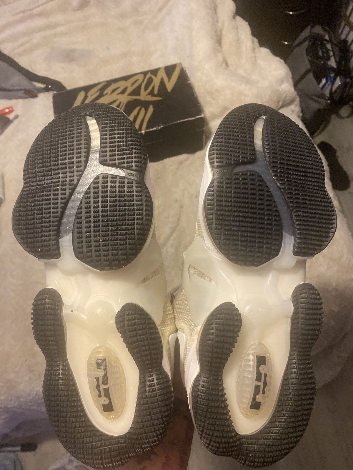 Nike Nike LeBron 19 Basketball Size US 10.5 / EU 43-44 - 2 Thumbnail