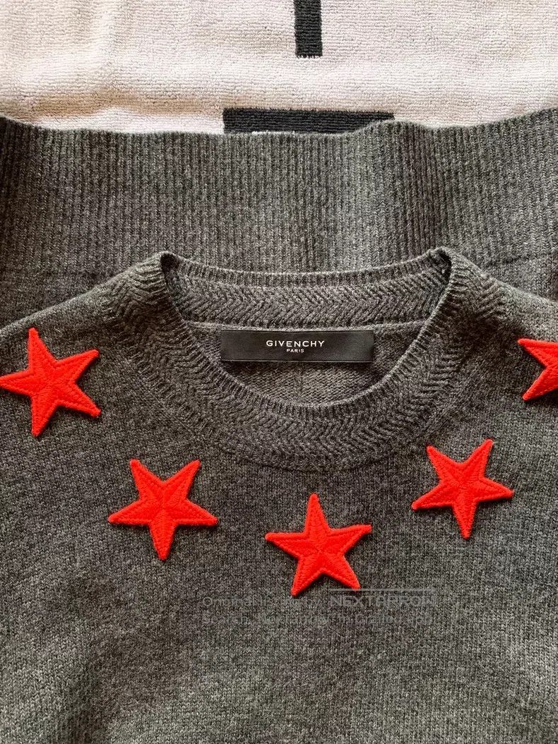 Givenchy Givenchy Classic Black Sweater Size US L / EU 52-54 / 3 - 4 Thumbnail