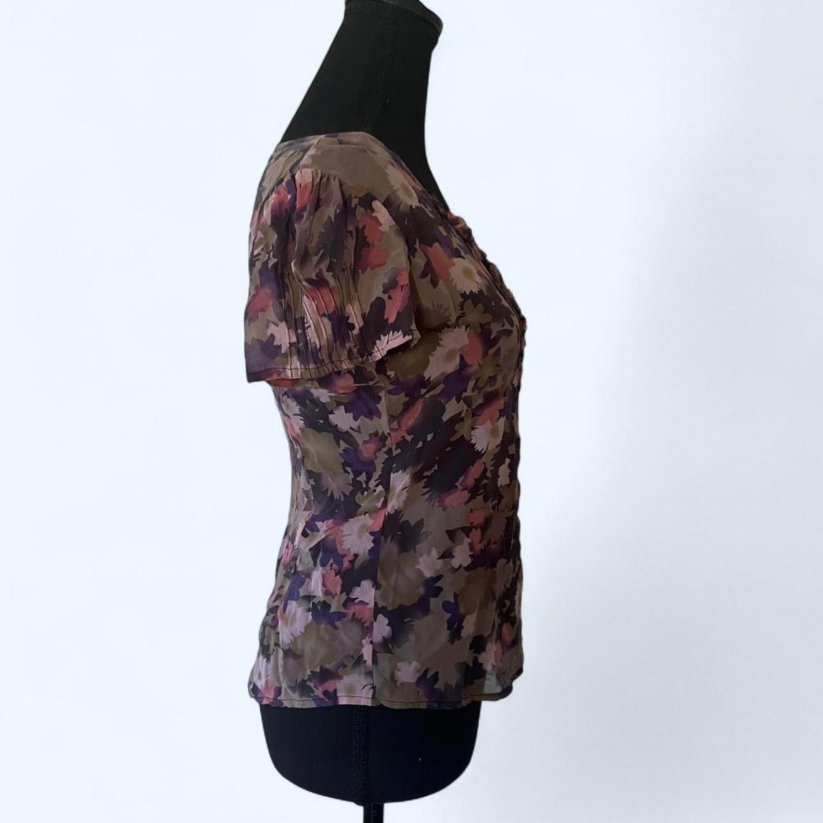 Urban Outfitters Kimchi Blue Urban Outfitters floral top Size S / US 4 / IT 40 - 4 Thumbnail