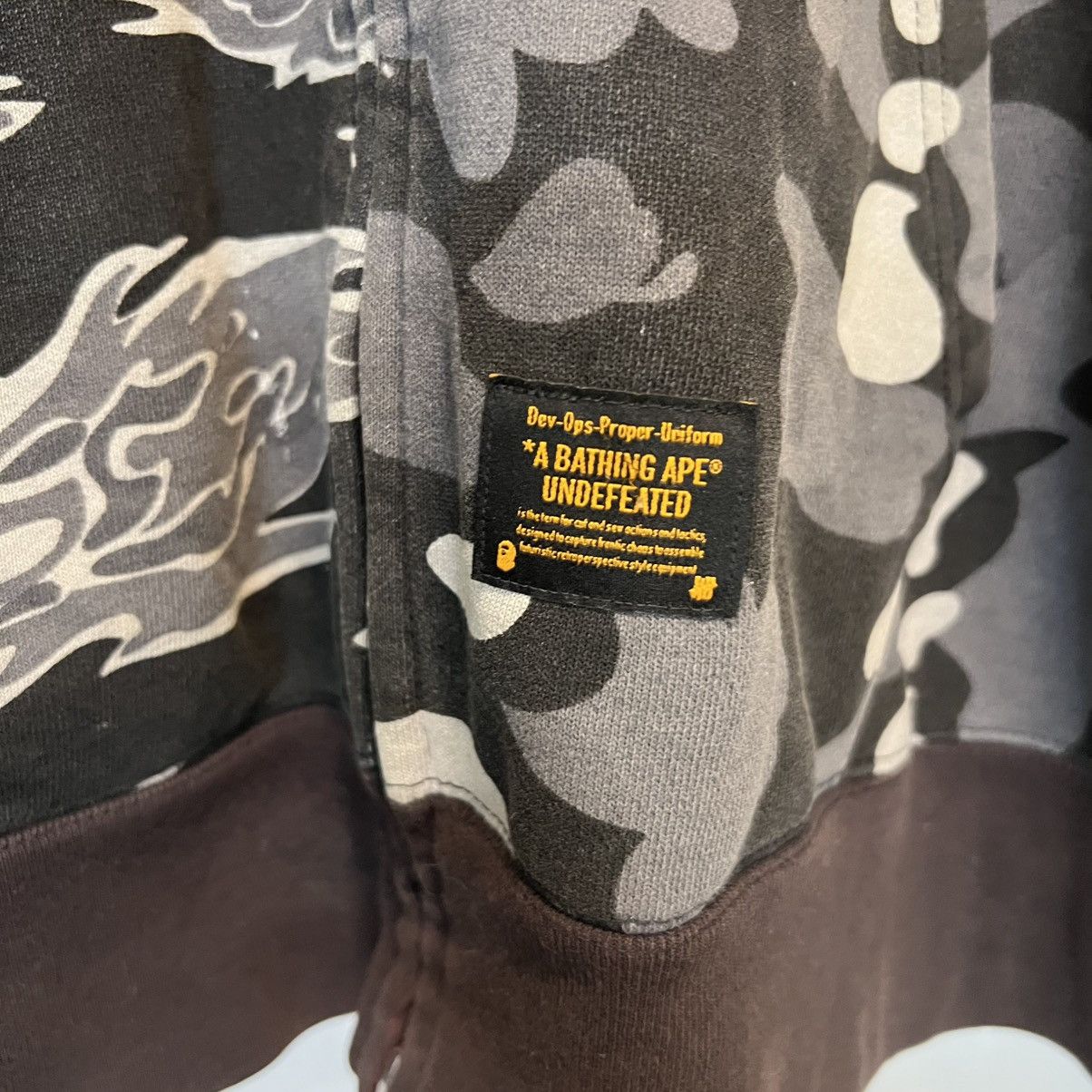 Bape × Undefeated Bape X Undefeated Tiger Shark Half Full ZipUp Hoodie Black Size US XL / EU 56 / 4 - 6 Thumbnail
