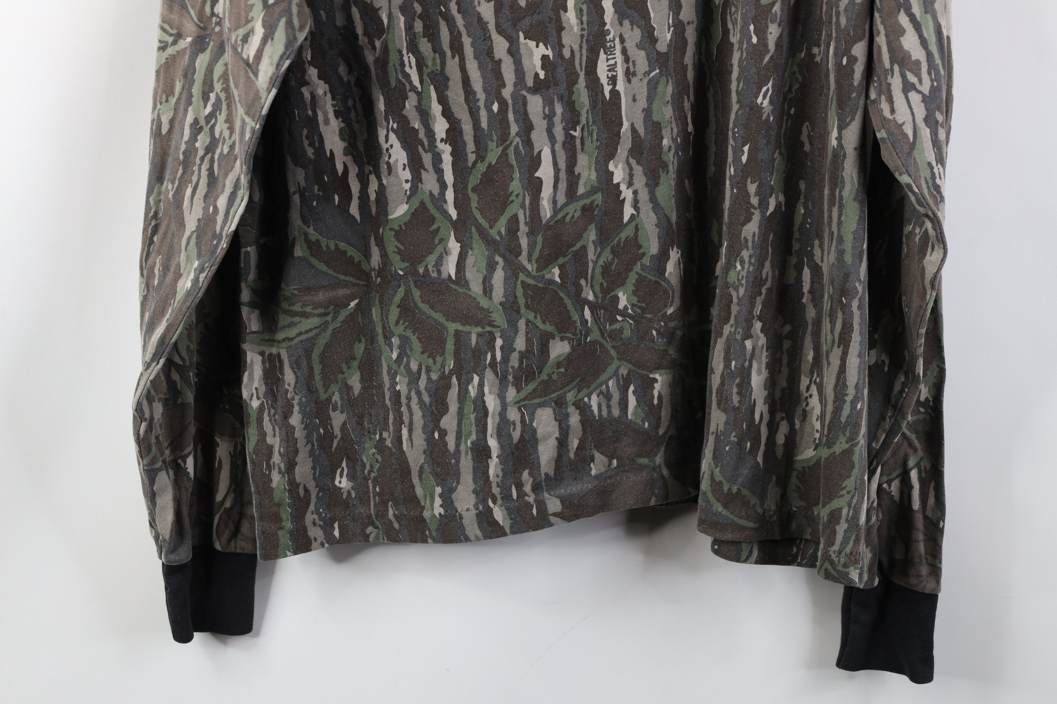 Vintage Vintage 80s 90s Camouflage Long Sleeve T-Shirt Pocket USA Size US L / EU 52-54 / 3 - 11 Thumbnail