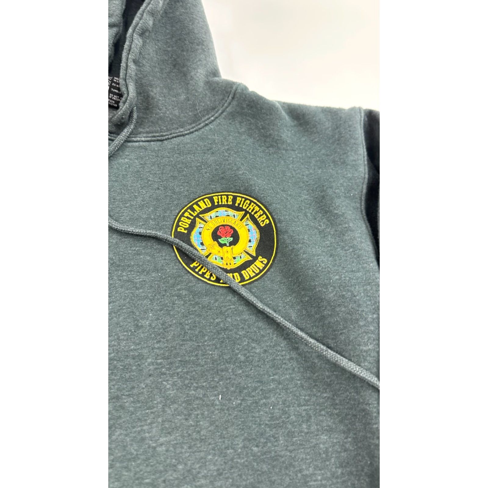 Vintage Bayside Men's Medium Gray Pullover Hoodie - Solid, Breathable, Outdoor Sweatshirt for Fall & Winter Size US M / EU 48-50 / 2 - 3 Thumbnail