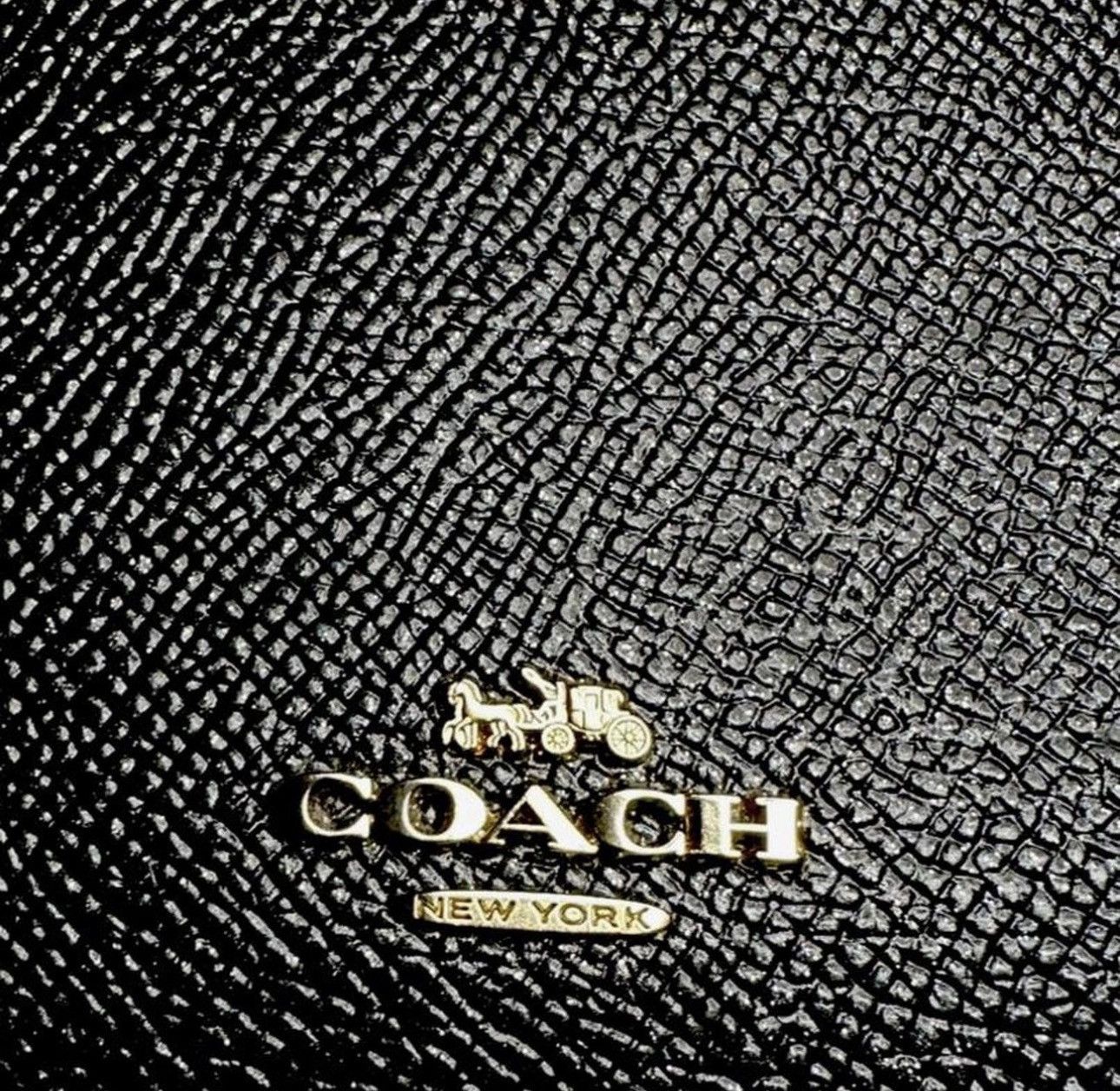 Coach 🖤 Authentic Coach Crossgrain Leather Passport Case Size ONE SIZE - 2 Thumbnail