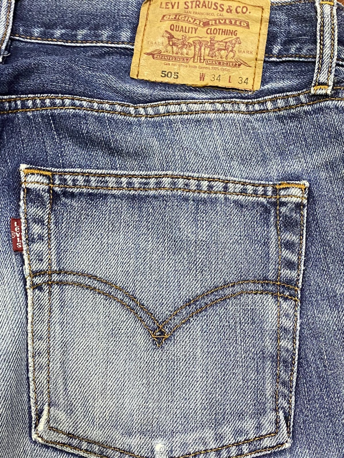 Levi's Vintage Clothing Vintage Levis505 90s Blue Wash Distressed Jeans Size US 34 / EU 50 - 9 Thumbnail