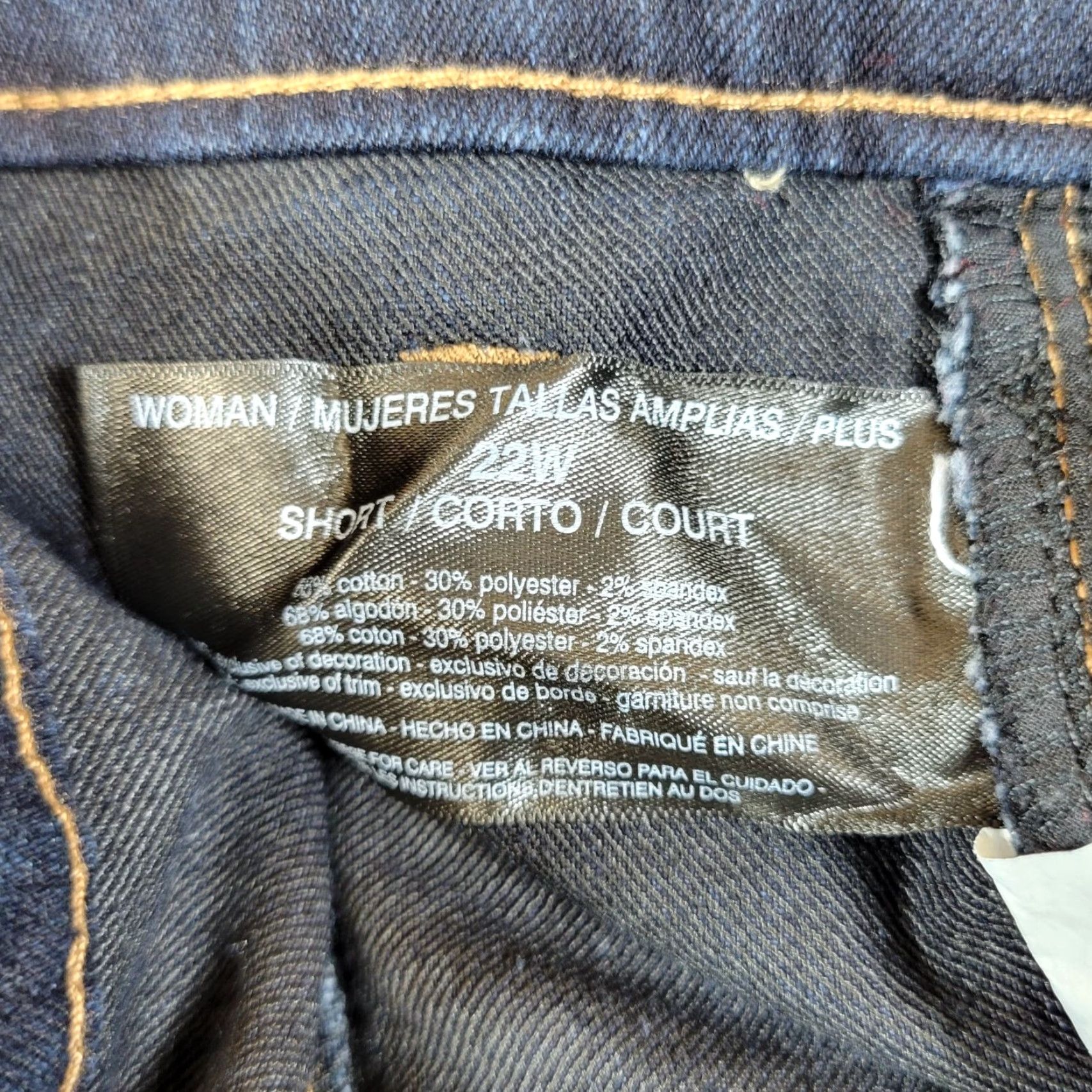 Gloria Vanderbilt Gloria Vanderbilt Jeans Womens Plus 22W Dark Wash Denim Stretch Straight 27" Inseam Size 22W Blue Shirt? Size 40" / US 18 - 5 Thumbnail