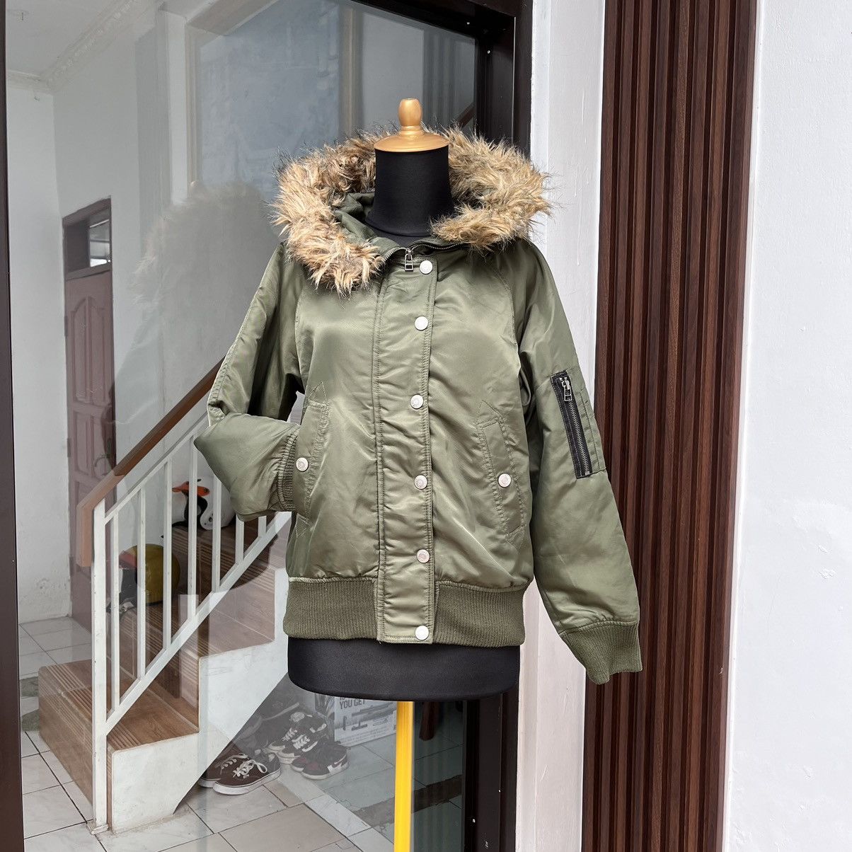 If Six Was Nine Y2K Bomber Jacket Love Toxic Japan Fur Faux Hooded Size L / US 10 / IT 46 - 2 Thumbnail