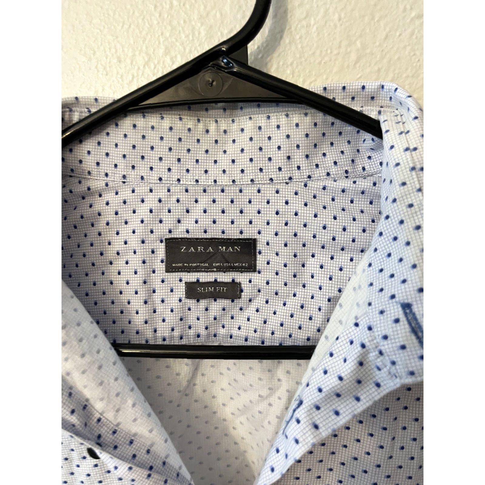Zara ZARA MAN Slim Fit Button-Down Shirt Men's L White Blue Button-Down Knit 100% Cotton Tailored Fit Button-Up Size US L / EU 52-54 / 3 - 2 Thumbnail