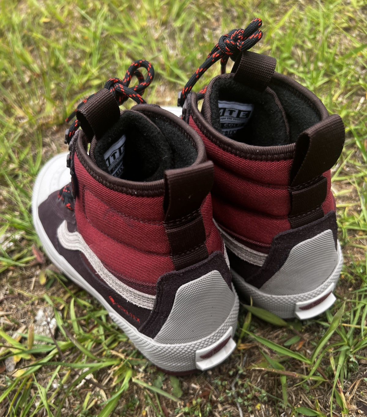 Vans CLEAN Vans size 7.5 Mens Sk8 Hi MTE 3 GoreTex Shoes Red Size US 7.5 / EU 40-41 - 7 Thumbnail