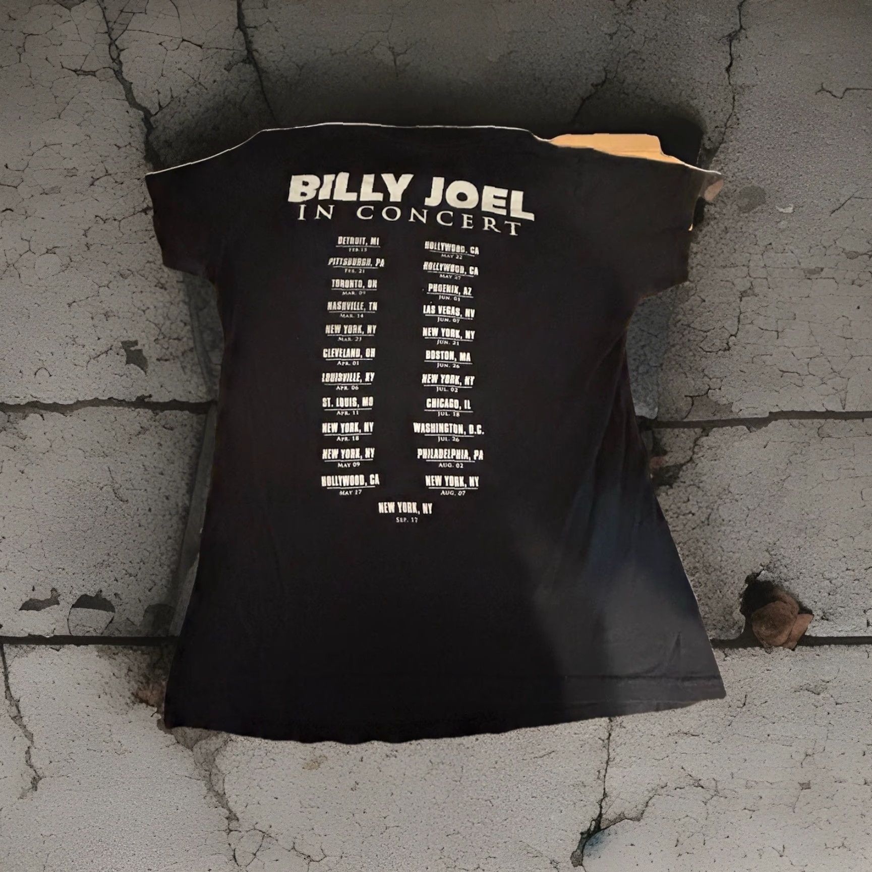 Tultex Billy Joel In Concert 2014 Shirt Women Small Black Short Sleeve Crew Neck Tultex Shirt Women Small Black Short Sleeve Crew Neck Tultex Size S / US 4 / IT 40 - 6 Thumbnail