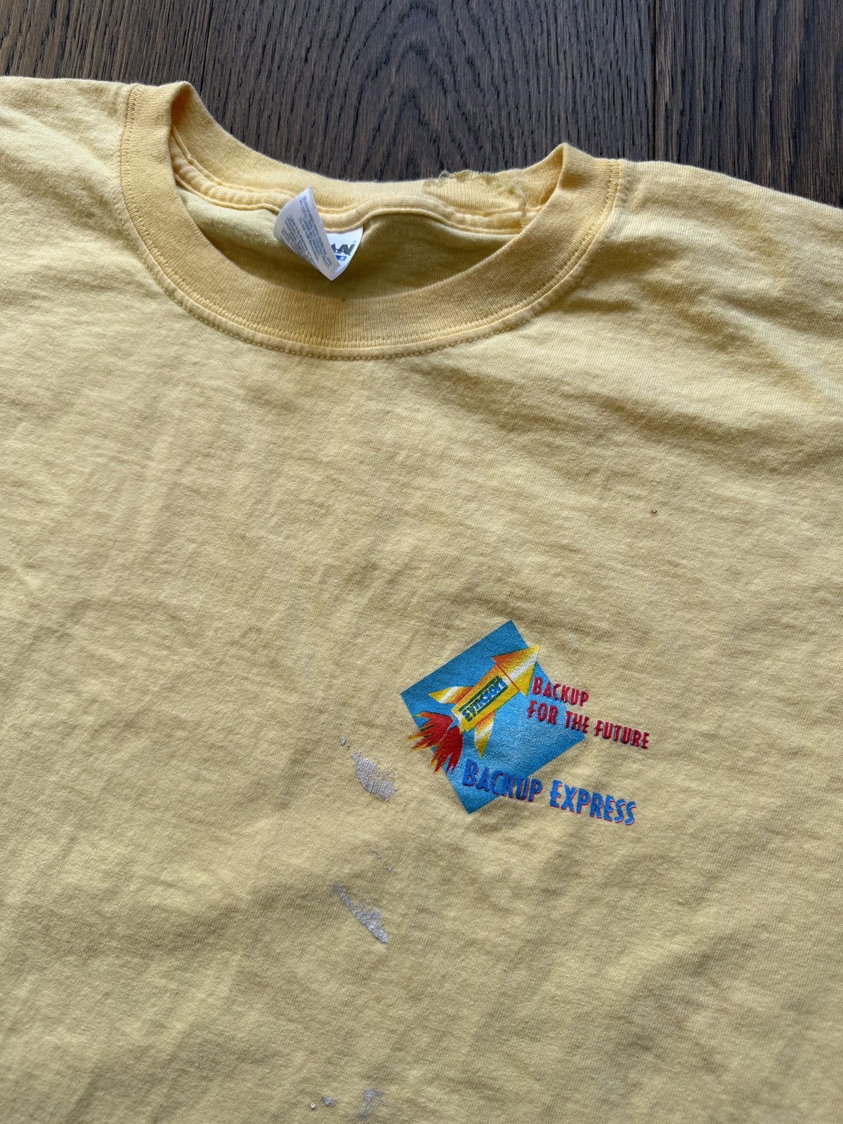 Vintage Vintage Y2K Syncsoft Technology Backup Express Graphic Tee Size US XL / EU 56 / 4 - 1 Thumbnail