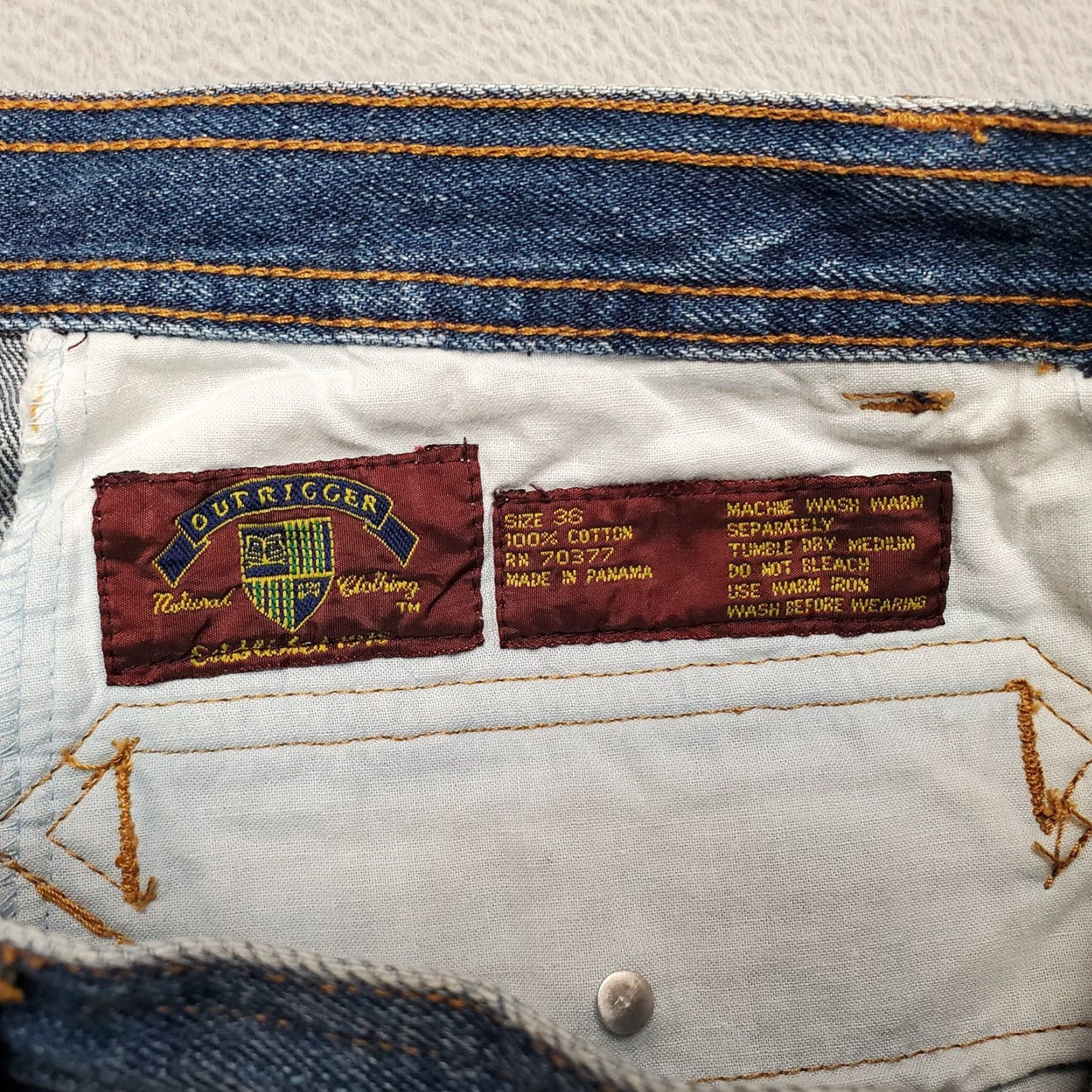 Denime VINTAGE Outrigger Bermuda Shorts Men 35 Blue Denim Twill Pleated 100% Cotton Y2K Casual Outdoor Pockets Zip Slant Pocket Mens Size US 35 - 3 Thumbnail