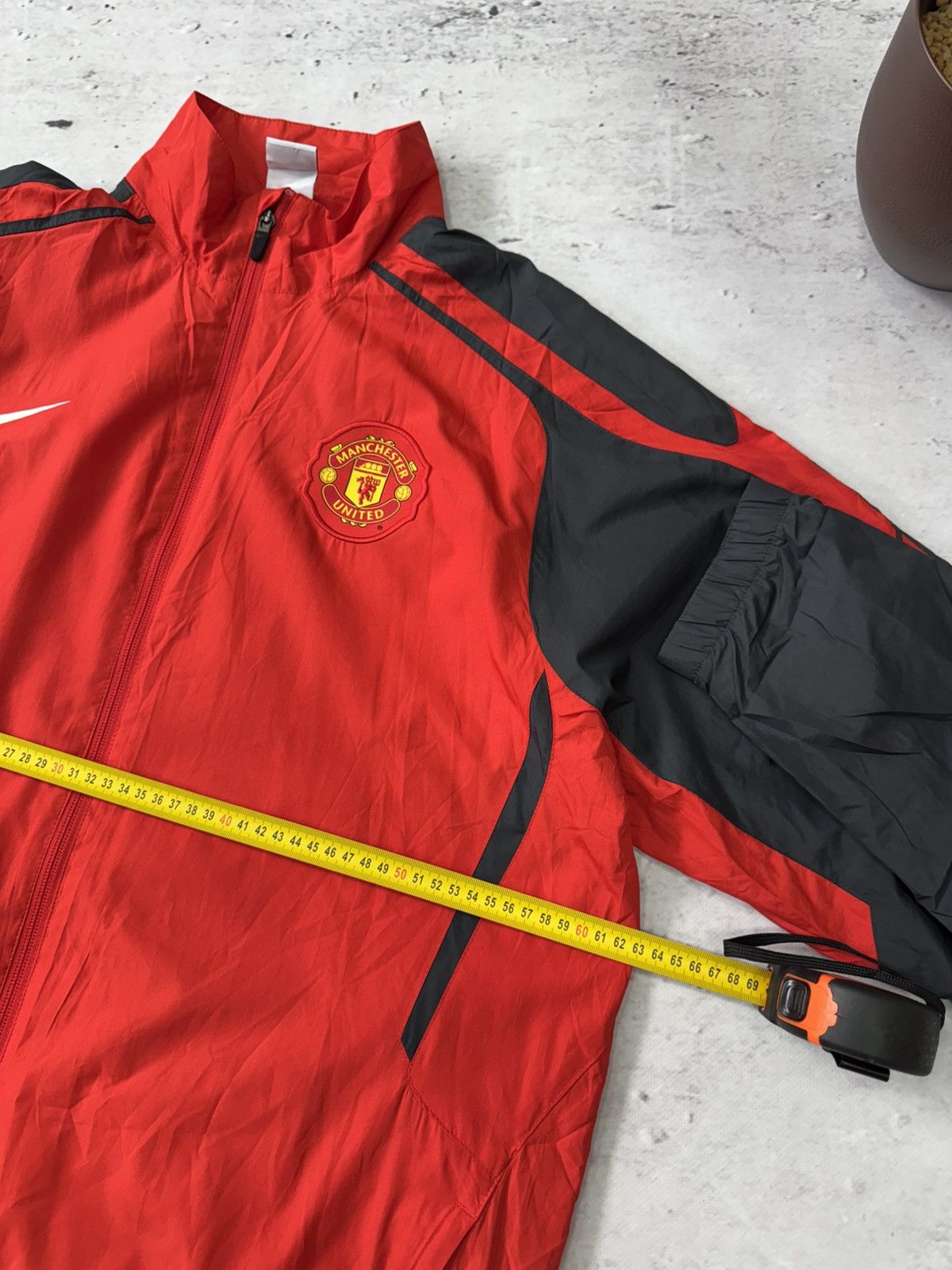 Nike × Vintage NIKE MANCHESTER UNITED VINTAGE BASIC LOGO BAGGY LIGHT JACKET Size US XL / EU 56 / 4 - 11 Thumbnail