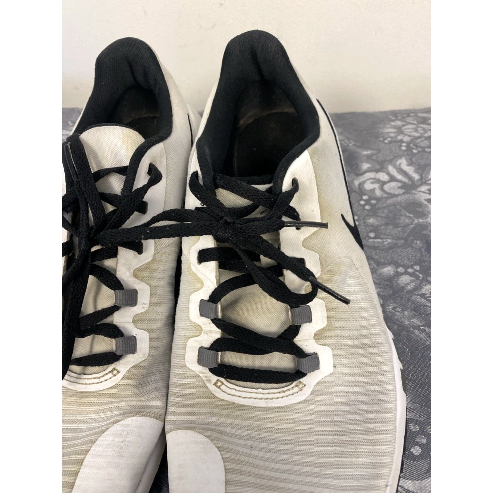 Nike Nike Flex Control 4 Sneaker Men Size 11 White UK 10 EU 45 Nike CD0197-100 Size US 10 / EU 43 - 2 Thumbnail