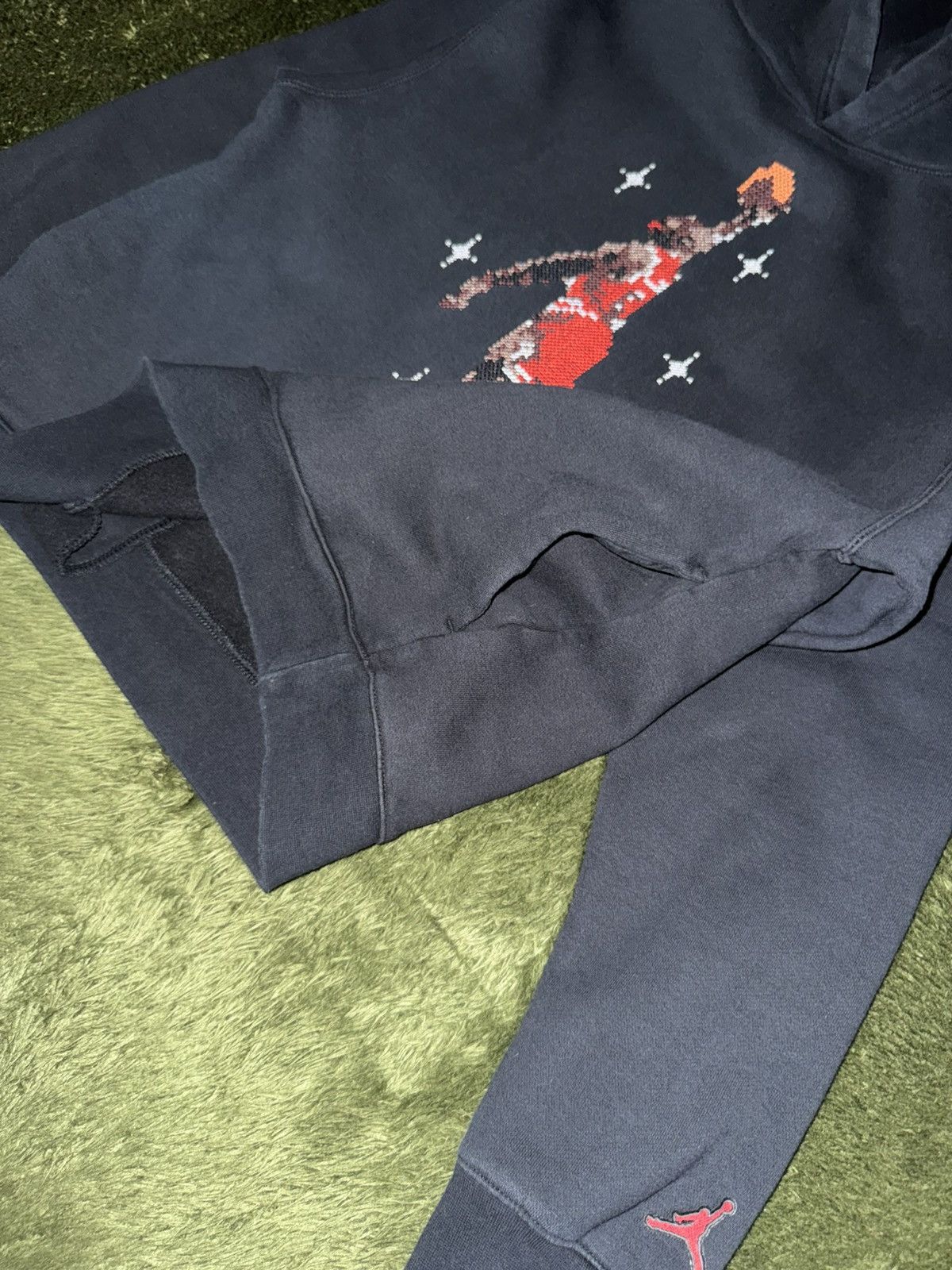 Japanese Brand [M] Jordan Essentials Pixel Embroidered Fleece Hoodie Black Size US XL / EU 56 / 4 - 6 Thumbnail