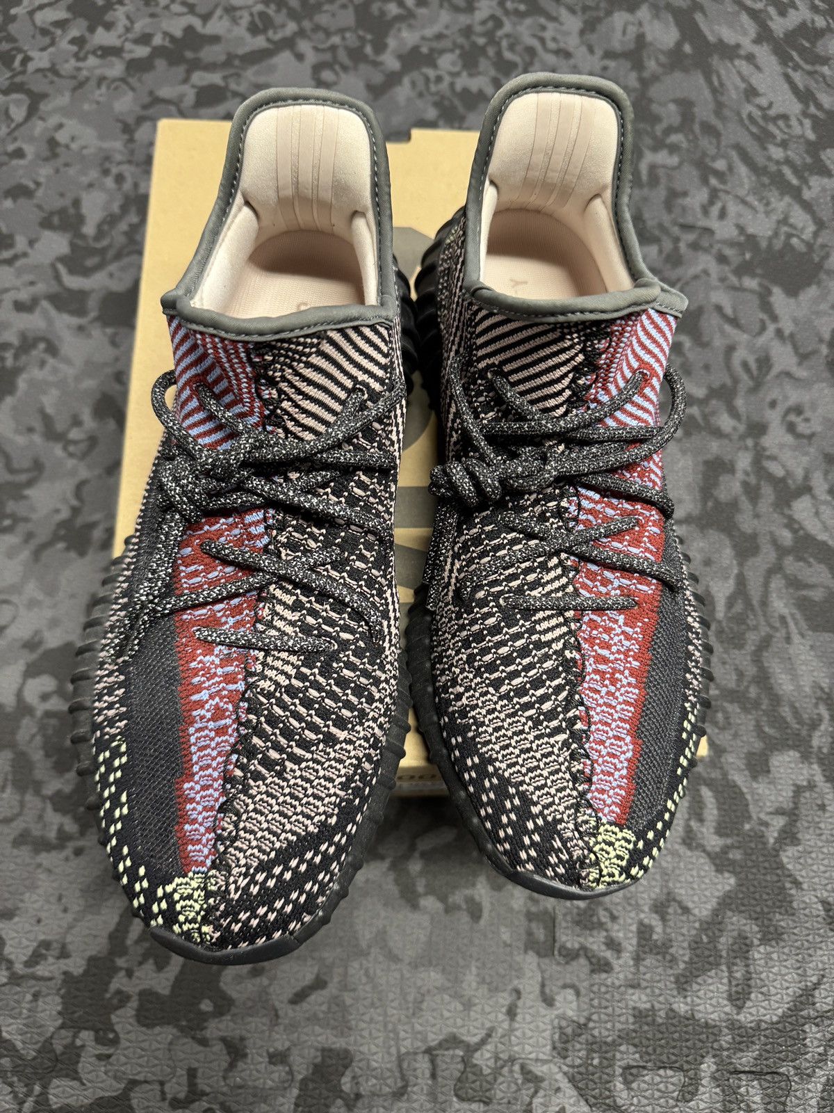 Adidas Yeezy 350 Yecheil Size US 10.5 / EU 43-44 - 2 Thumbnail