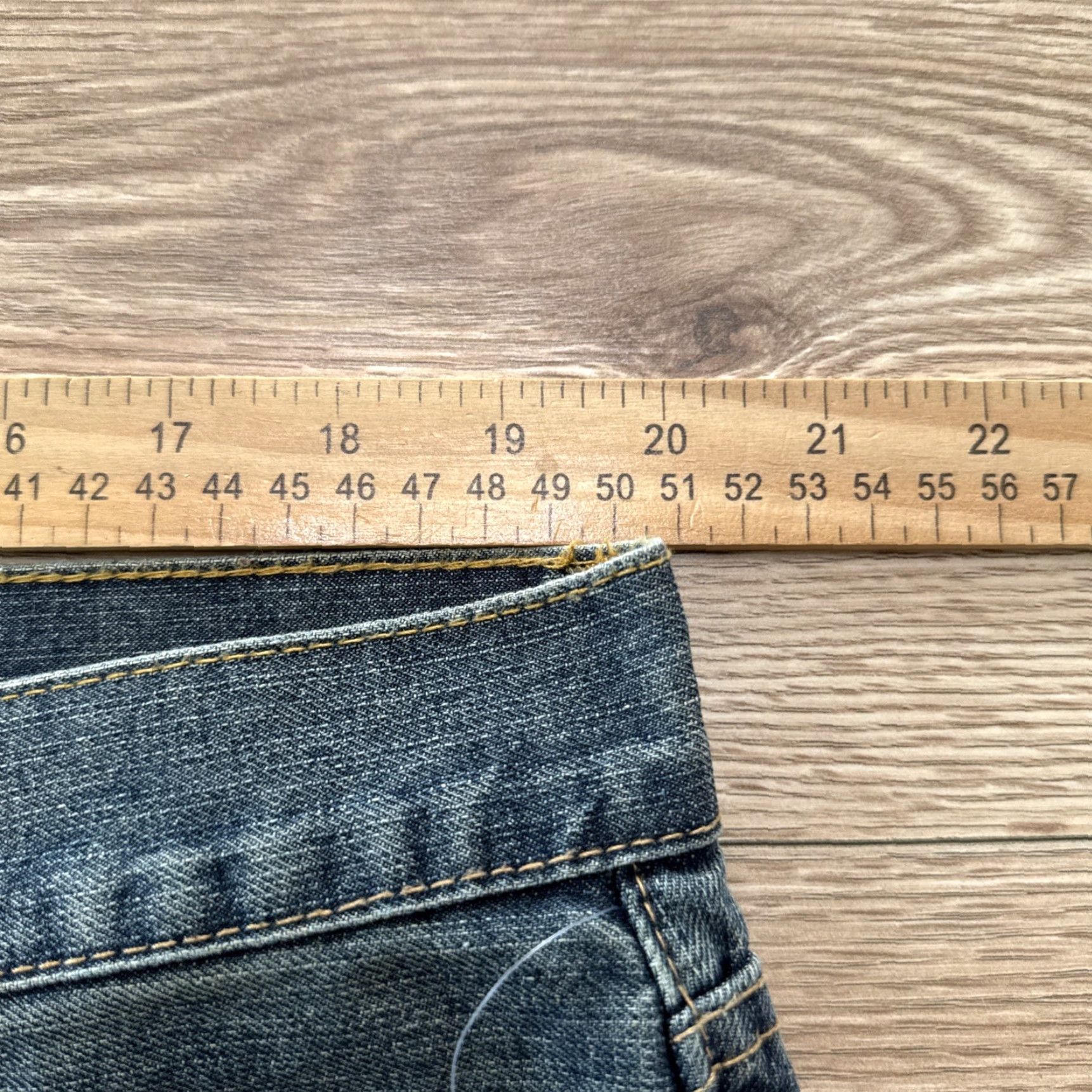 Izod VINTAGE Izod Men's Bermuda Shorts Size 38 Blue Denim Classic Fit 10-Inch Inseam Size US 38 / EU 54 - 4 Thumbnail